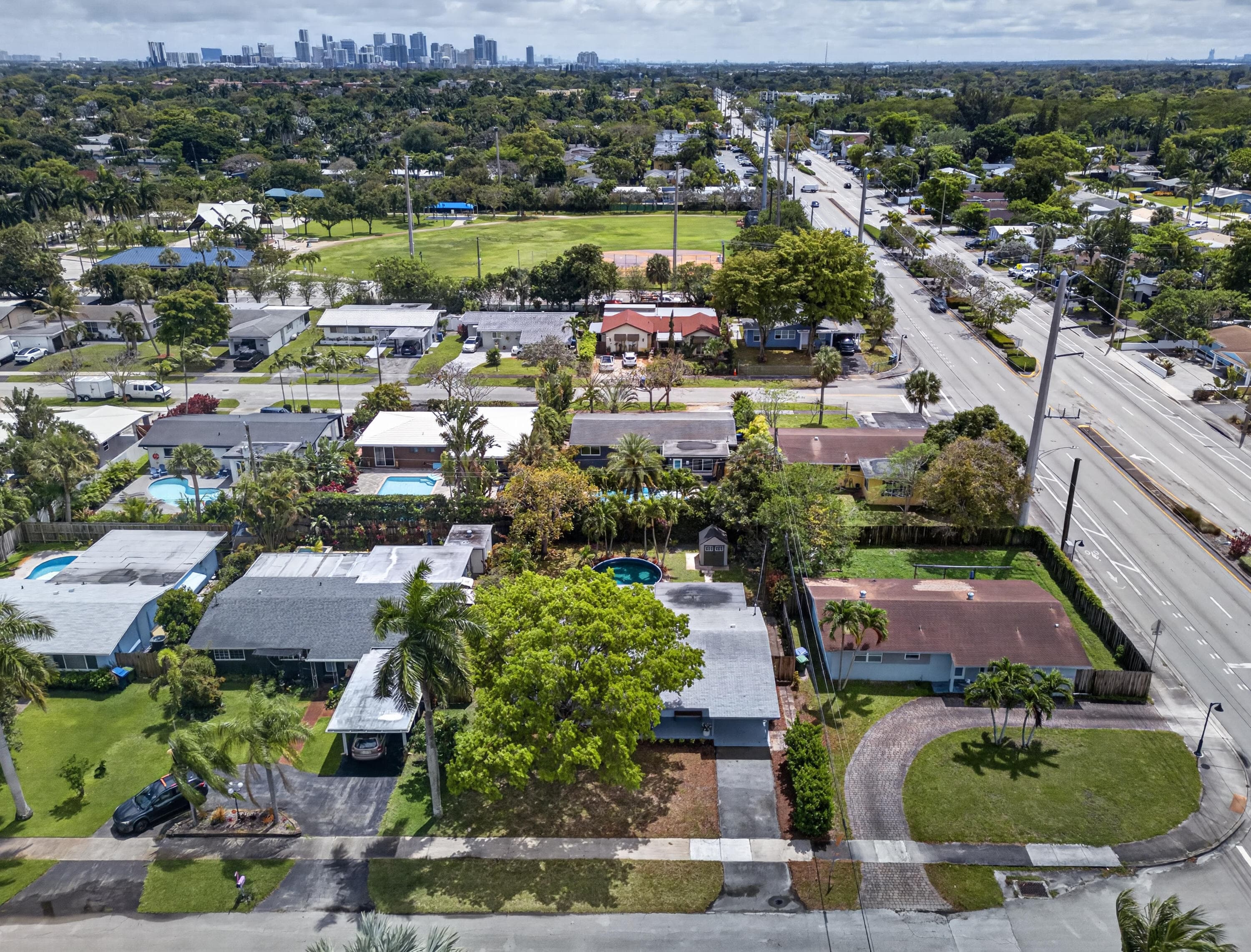 818 NW 28th Court, Wilton Manors, FL 33311 — photo 2 of 46