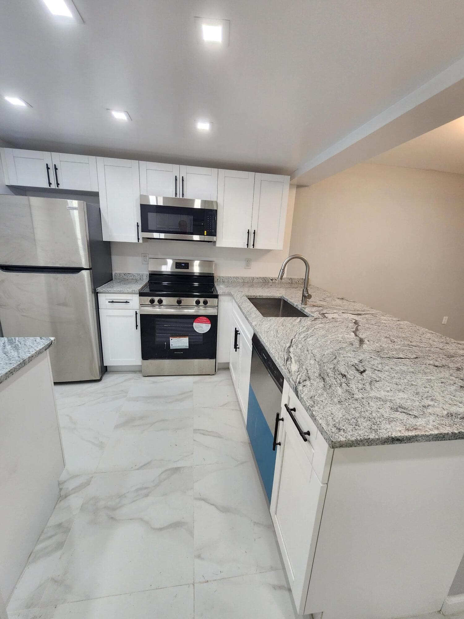 485 N Pine Island Road 204a, Plantation, FL 33324 — photo 6 of 15