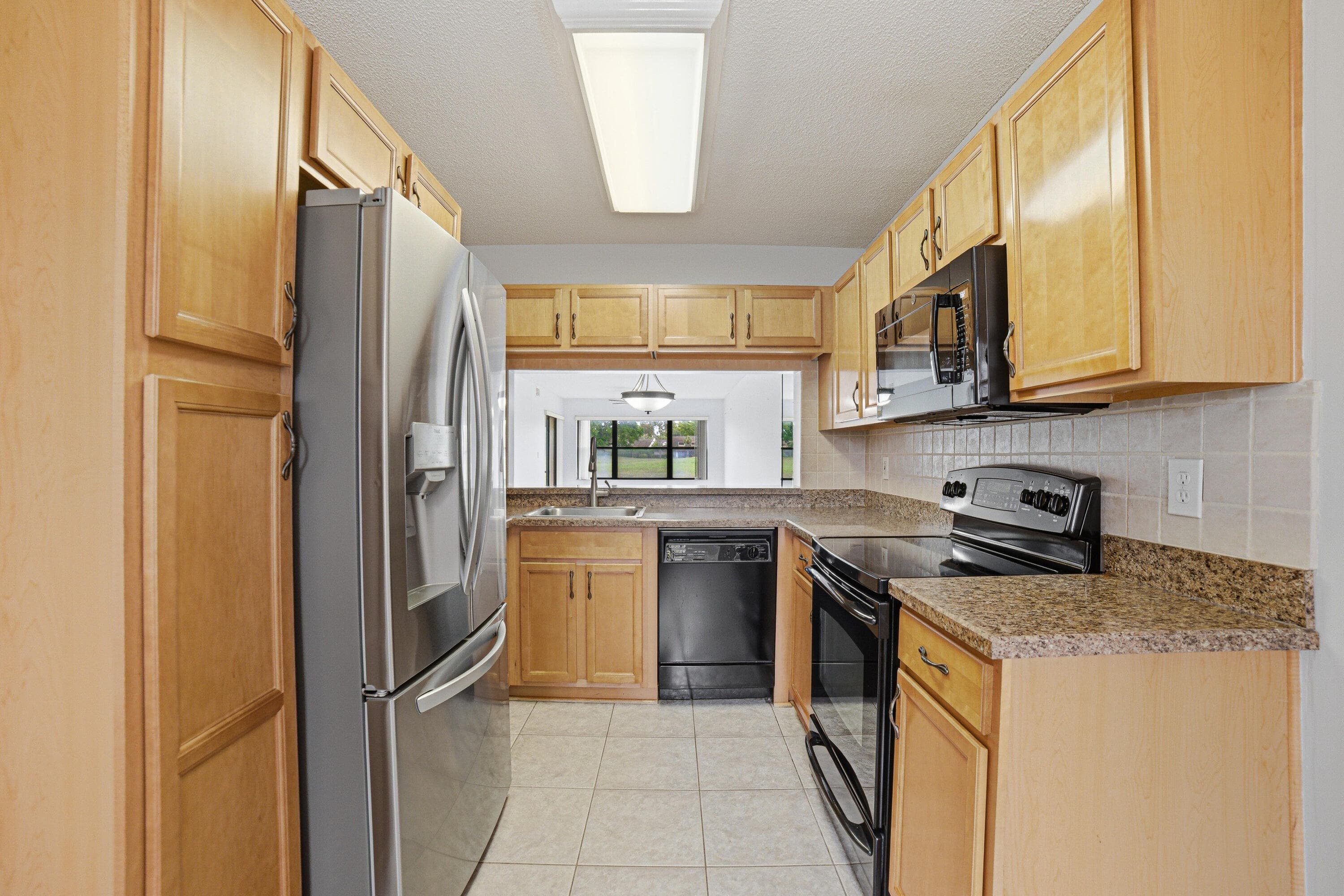 4702 E Lucerne Lakes Blvd Boulevard E 103, Lake Worth, FL 33467 — photo 5 of 30
