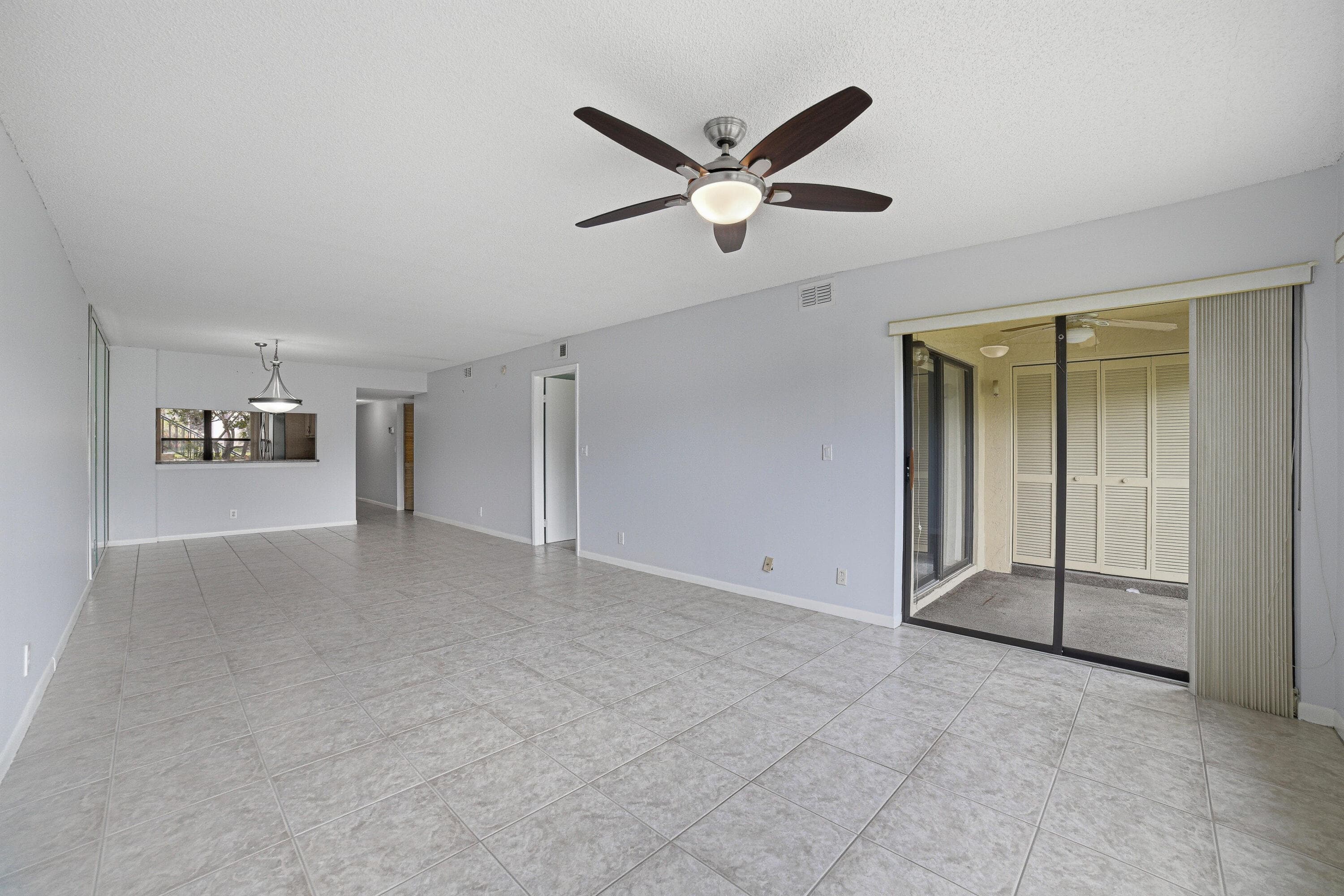 4702 E Lucerne Lakes Blvd Boulevard E 103, Lake Worth, FL 33467 — photo 8 of 30