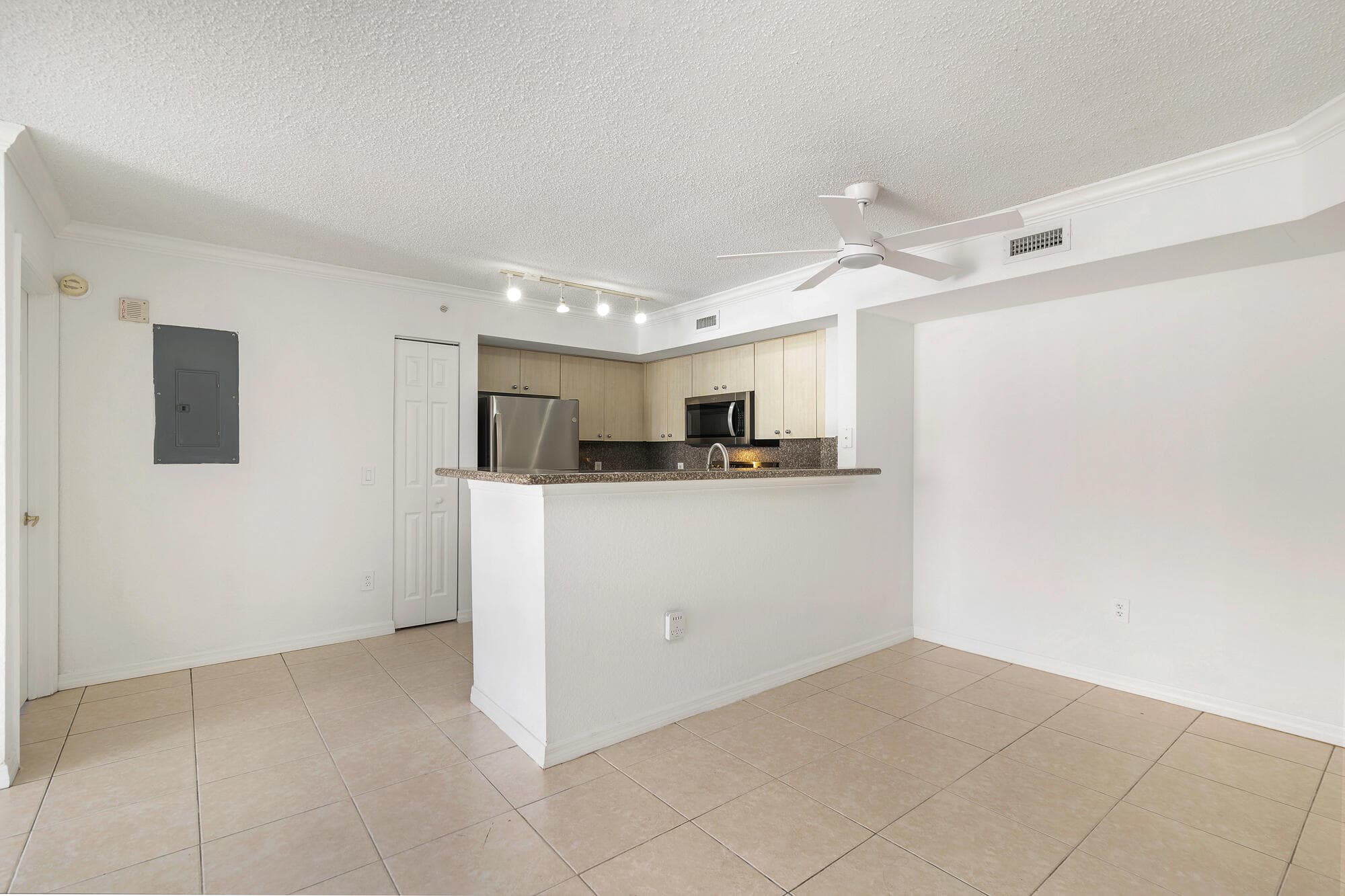 1801 N Flagler Drive 803, West Palm Beach, FL 33407 — photo 5 of 32