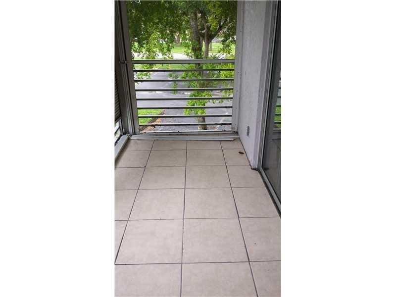 8450 Lagos De Campo Boulevard 201, Tamarac, FL 33321 — photo 4 of 5