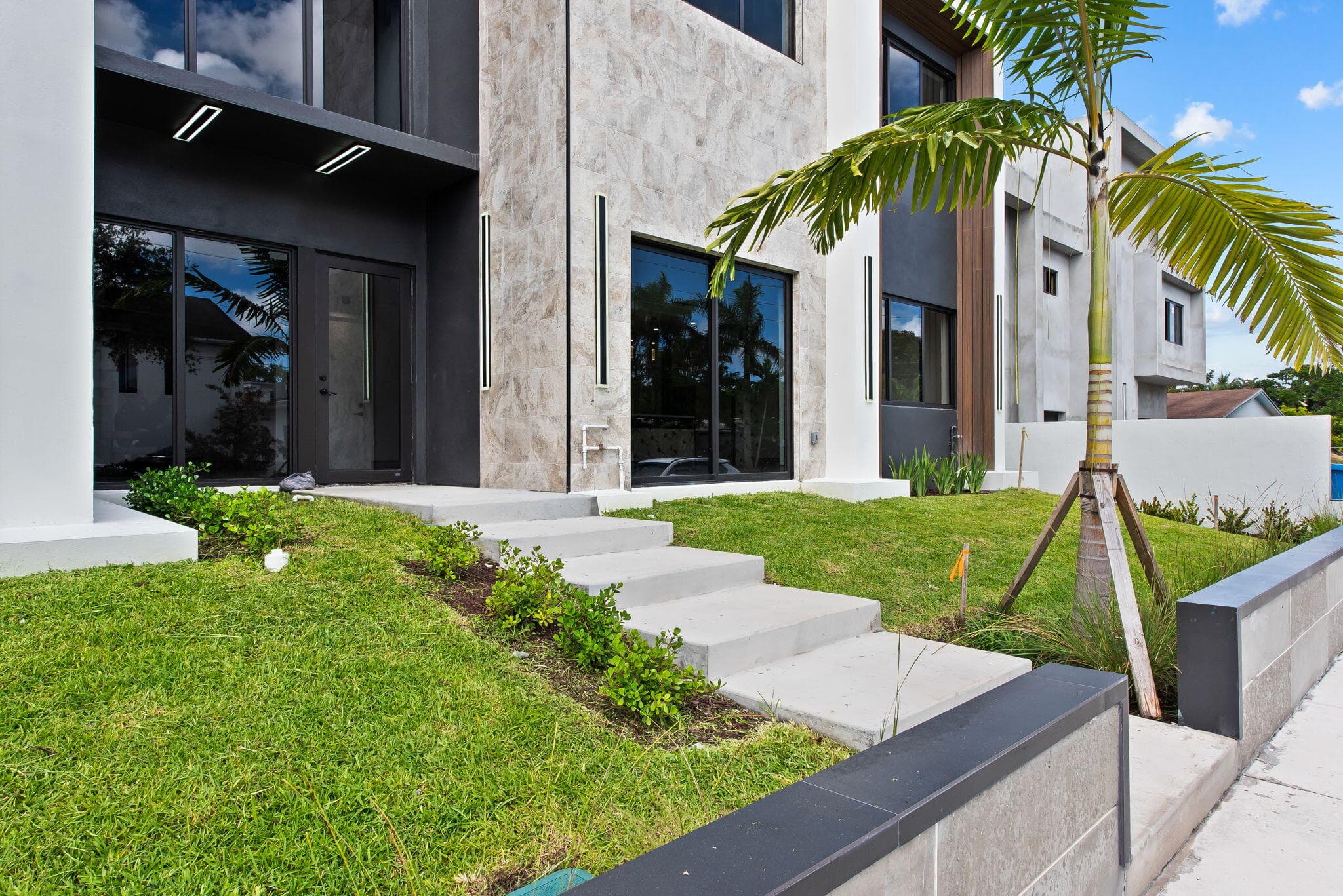 843 SW 14th Court 843, Fort Lauderdale, FL 33315 — photo 2 of 50