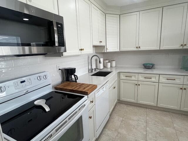 27 Capri A, Delray Beach, FL 33484 — photo 5 of 61
