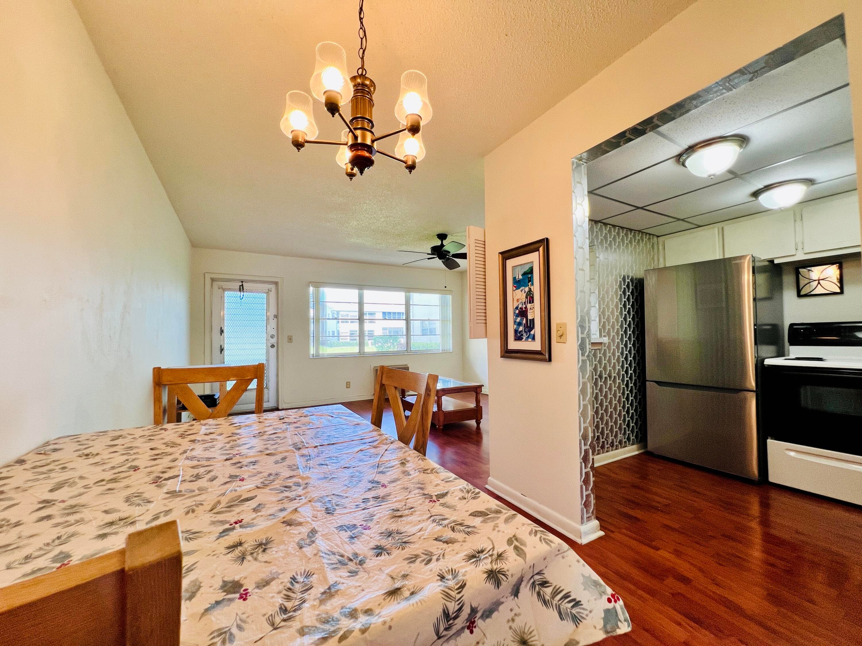 8 Northampton A, West Palm Beach, FL 33417 — photo 2 of 14
