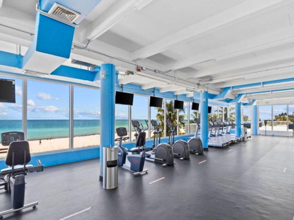 5401 Collins Avenue Apt 144, Miami Beach, FL 33140 — photo 5 of 45