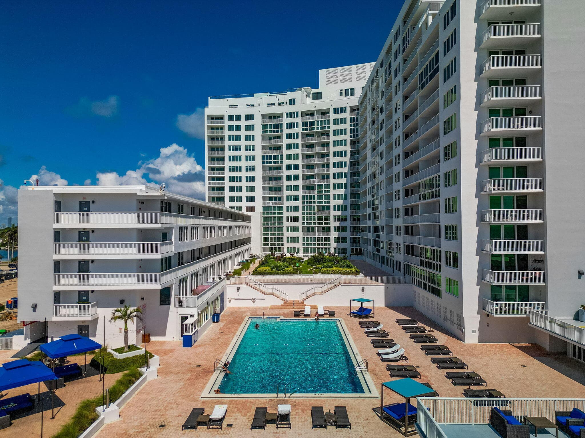 5401 Collins Avenue Apt 144, Miami Beach, FL 33140 — photo 43 of 45