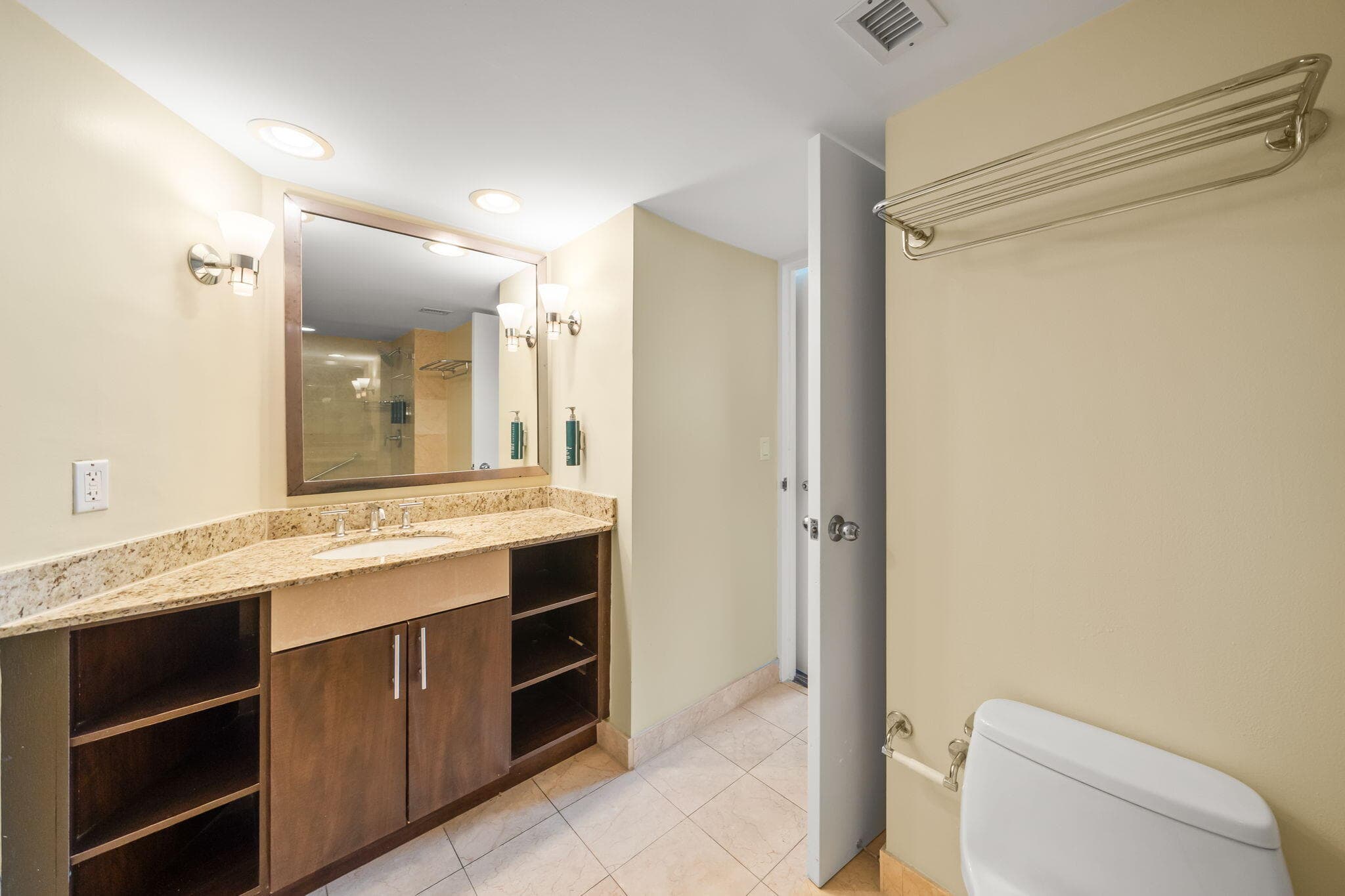 2670 E Sunrise Boulevard 1201, Fort Lauderdale, FL 33304 — photo 12 of 53