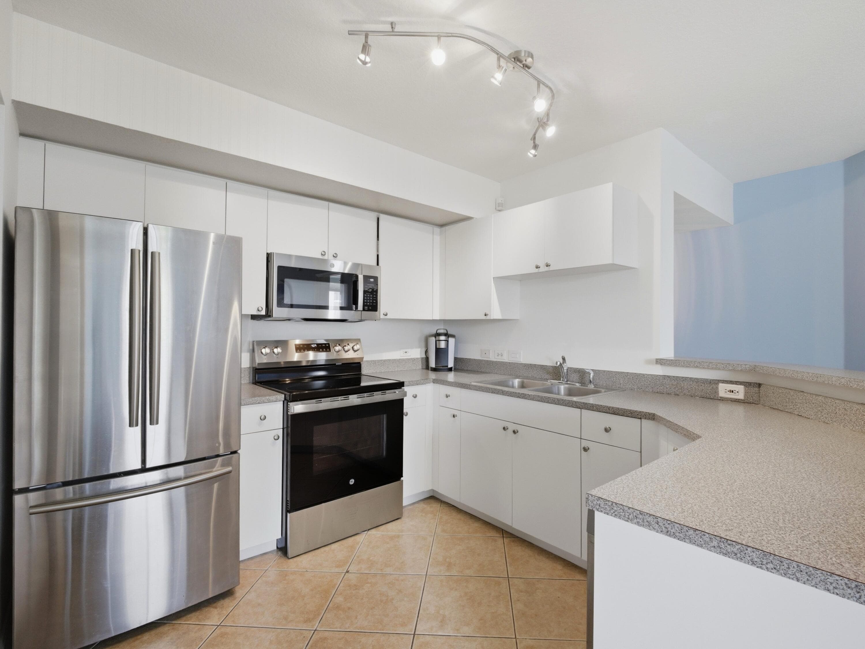 316 Villa Circle, Boynton Beach, FL 33435 — photo 2 of 41