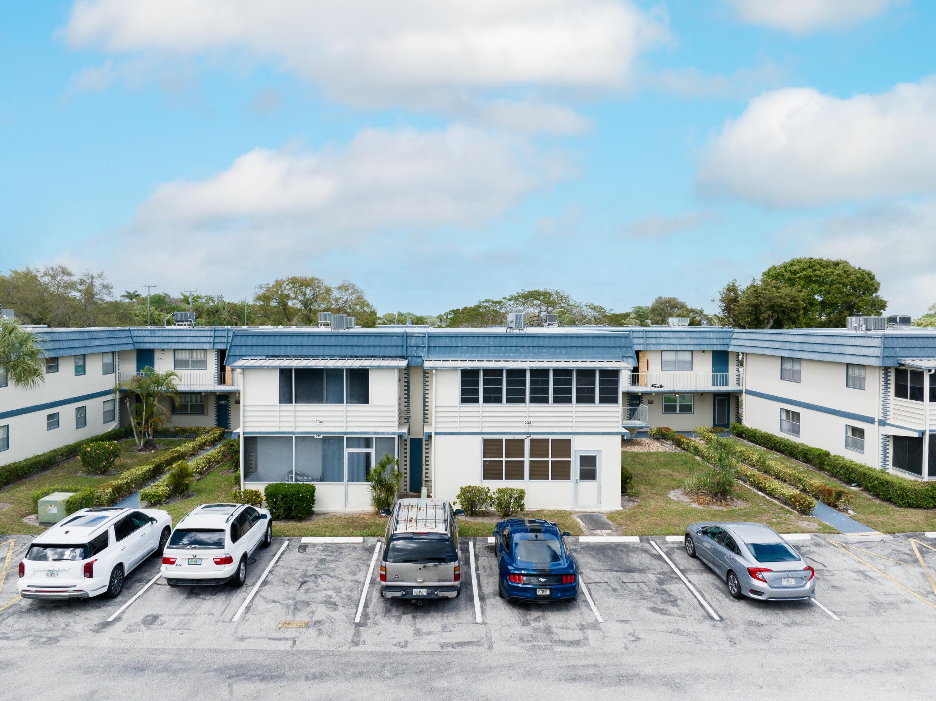 233 Brittany E, Delray Beach, FL 33446 — photo 3 of 38