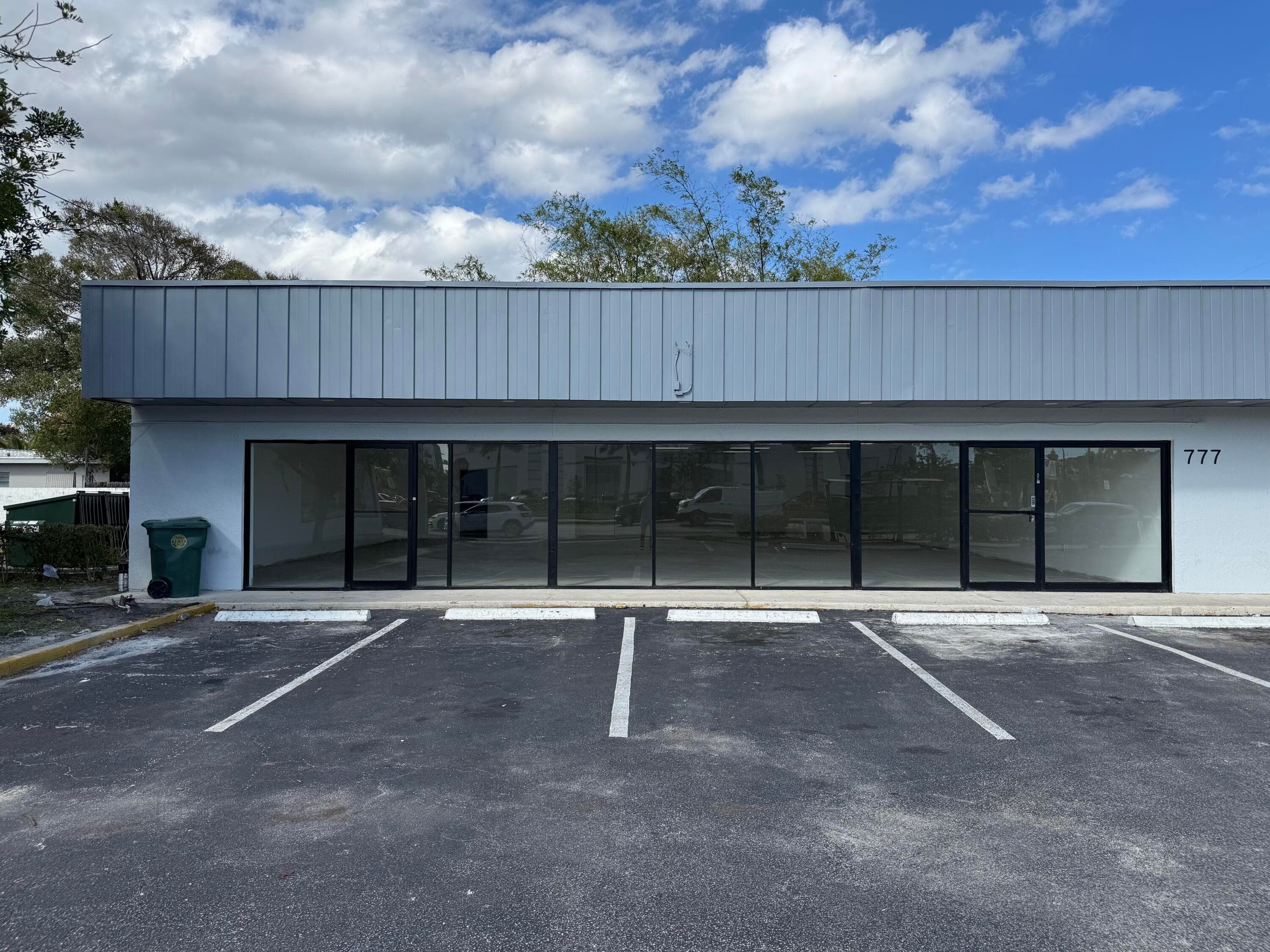 777 E Oakland Park Boulevard, Oakland Park, FL 33334 — photo 1 of 12