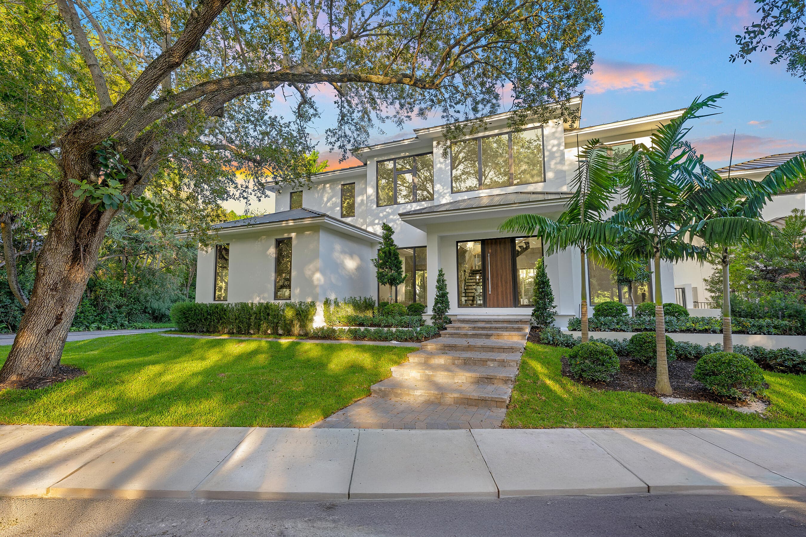 1550 Ponce De Leon Drive, Fort Lauderdale, FL 33316 — photo 1 of 81