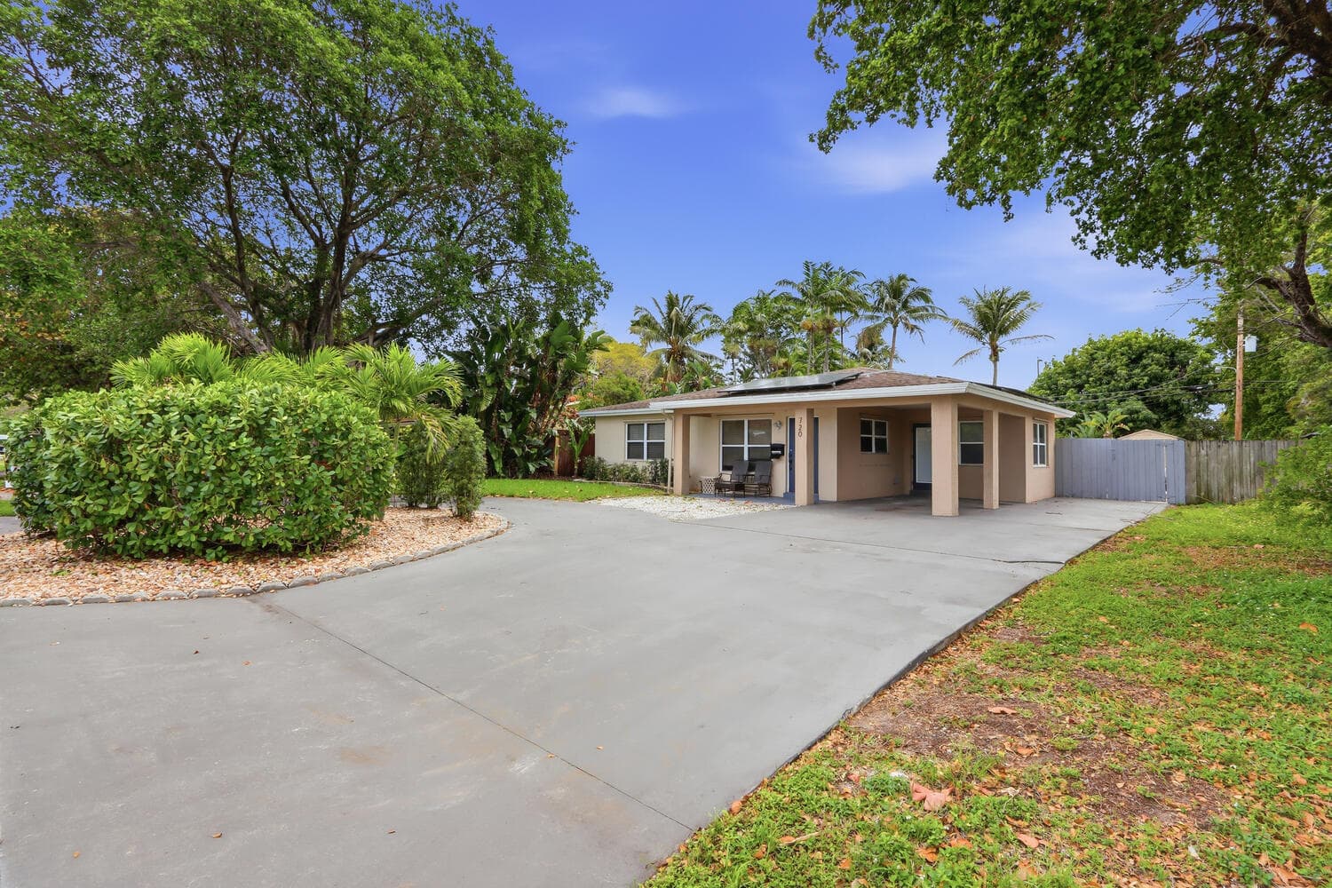720 NE 7th Street, Pompano Beach, FL 33060 — photo 6 of 35