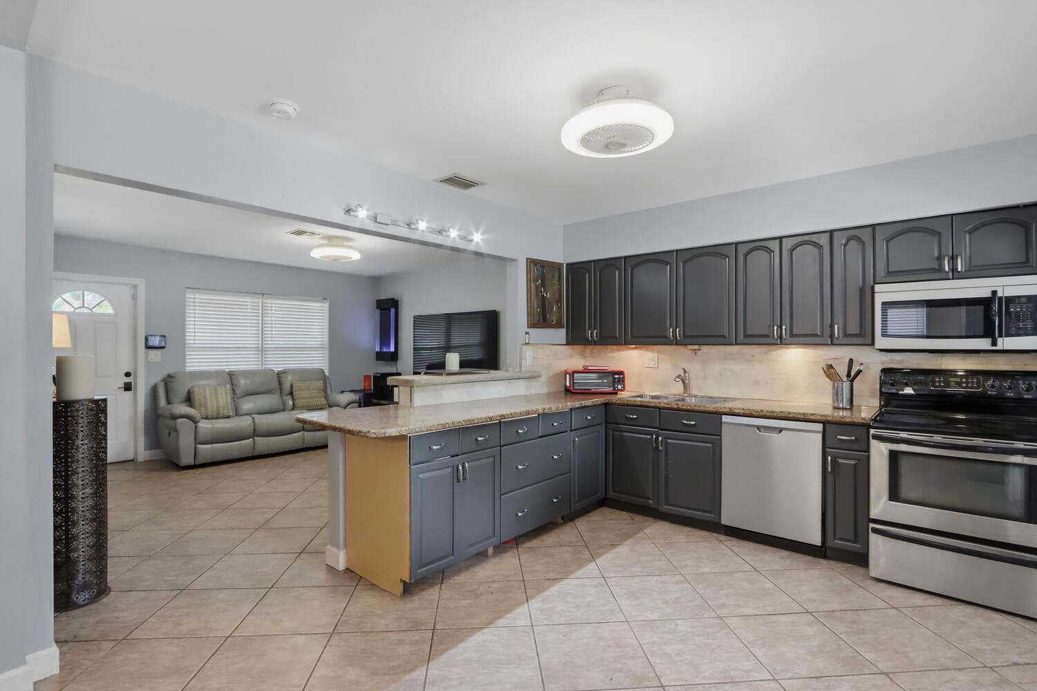 720 NE 7th Street, Pompano Beach, FL 33060 — photo 22 of 35