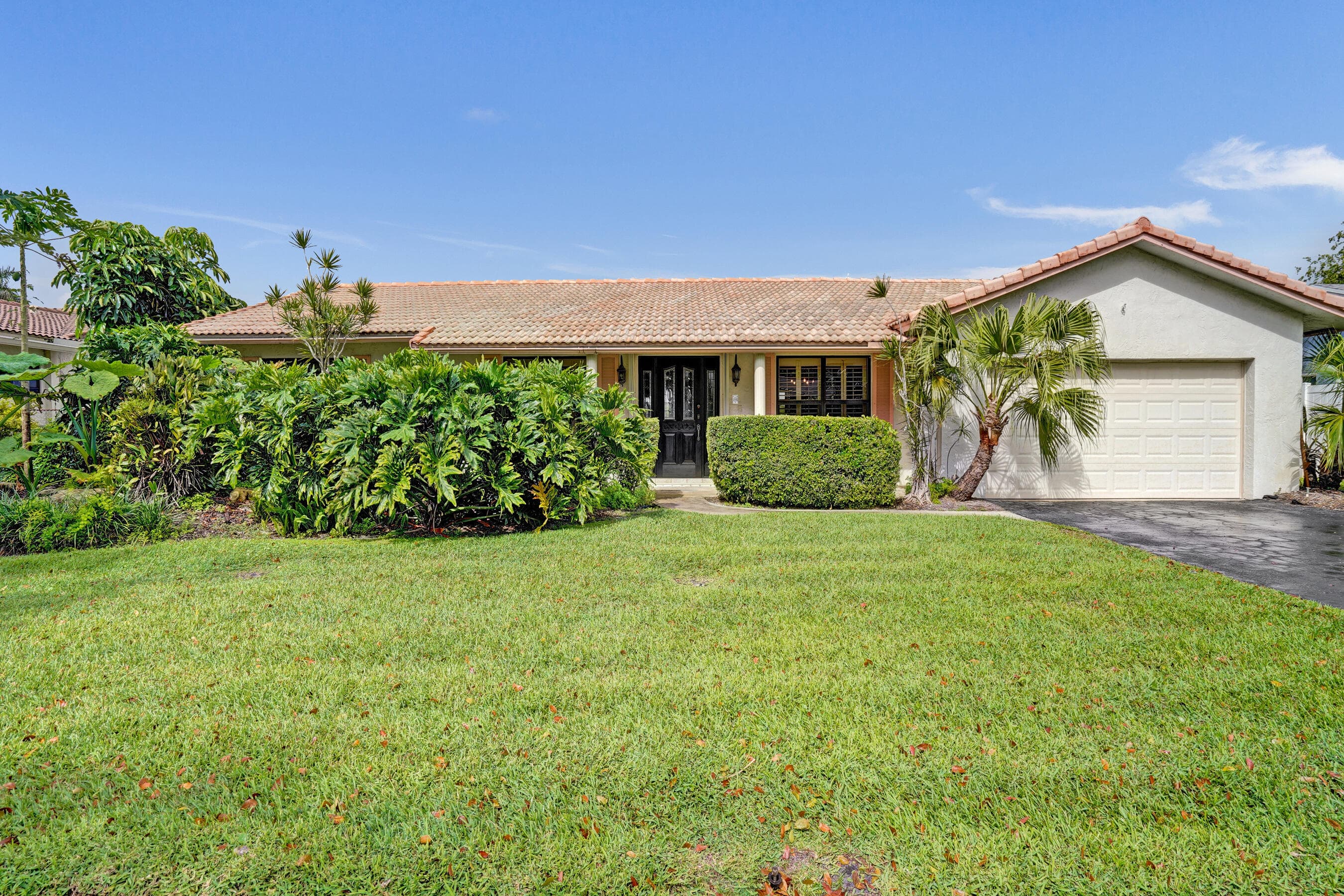 1721 SW 69th Avenue, Plantation, FL 33317 — photo 1 of 30
