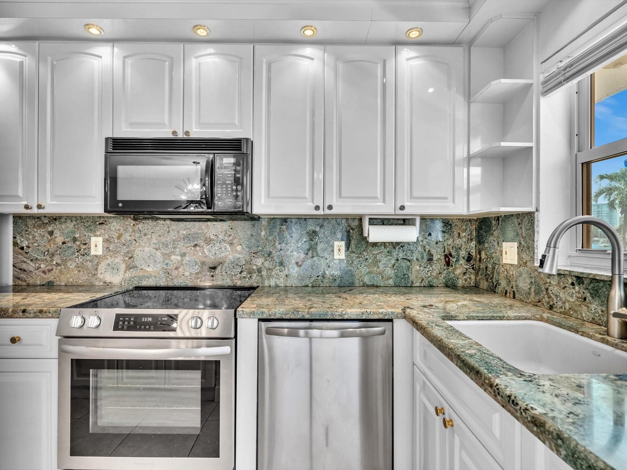 2000 Diana Drive, Hallandale Beach, FL 33009 — photo 16 of 65