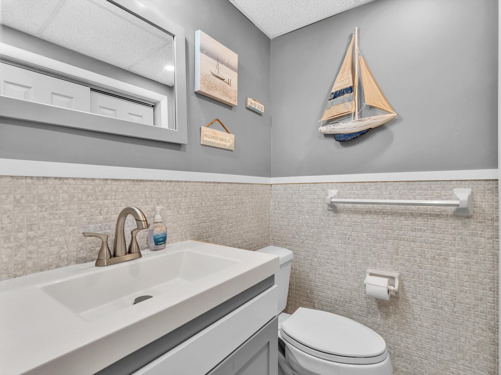 2000 Diana Drive, Hallandale Beach, FL 33009 — photo 22 of 65
