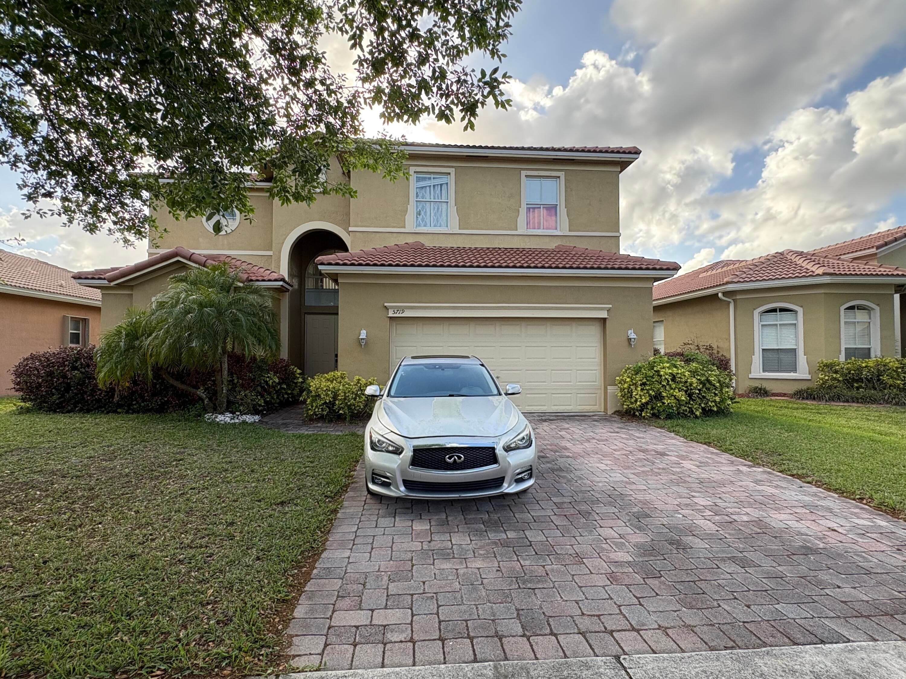 5719 Place Lake Drive, Fort Pierce, FL 34951 — photo 1 of 19