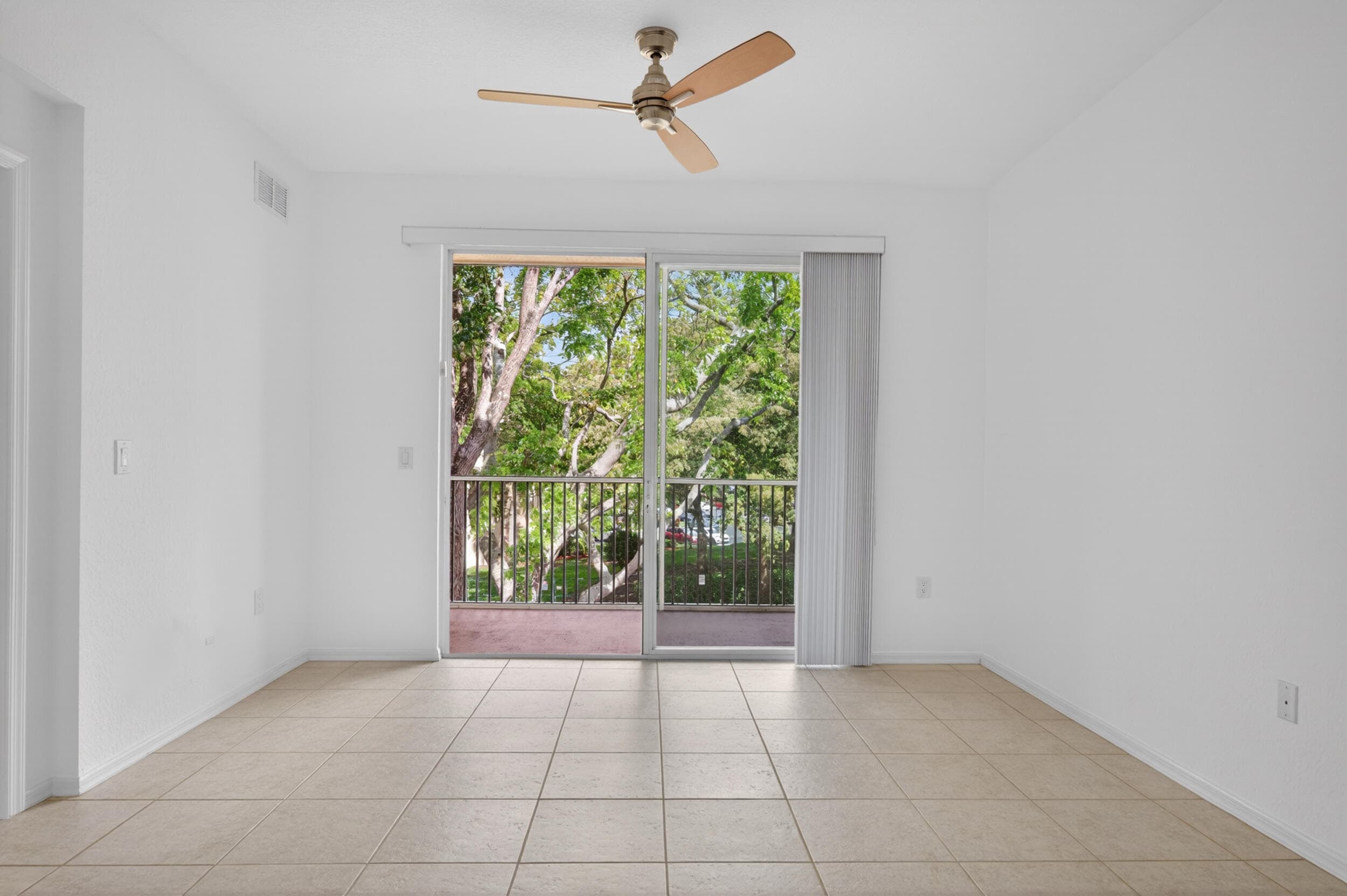 7775 Yardley Drive 314, Tamarac, FL 33321 — photo 5 of 40