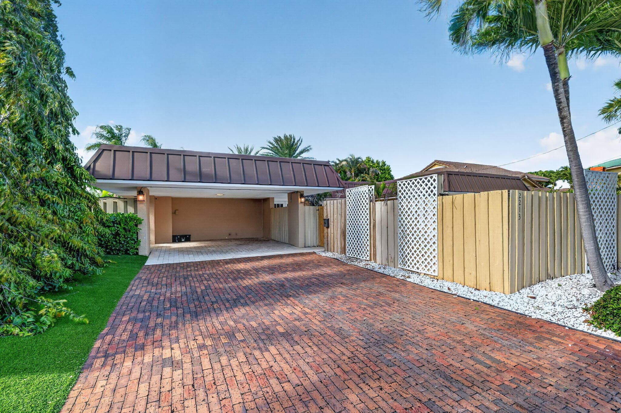 2213 NE 16th Street, Fort Lauderdale, FL 33304 — photo 2 of 59