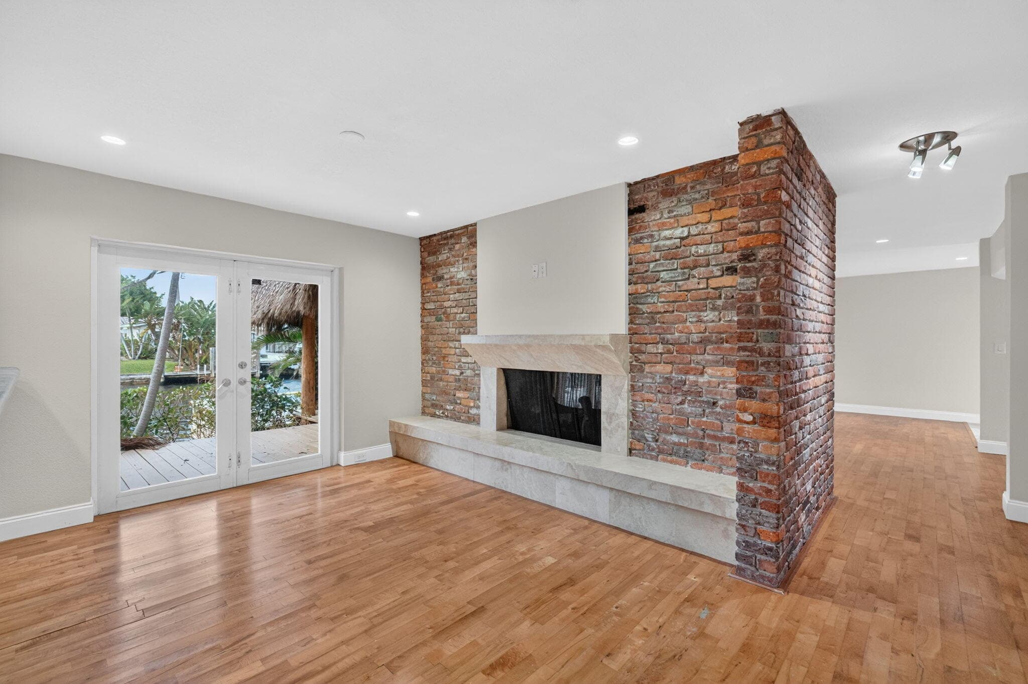 2213 NE 16th Street, Fort Lauderdale, FL 33304 — photo 11 of 59
