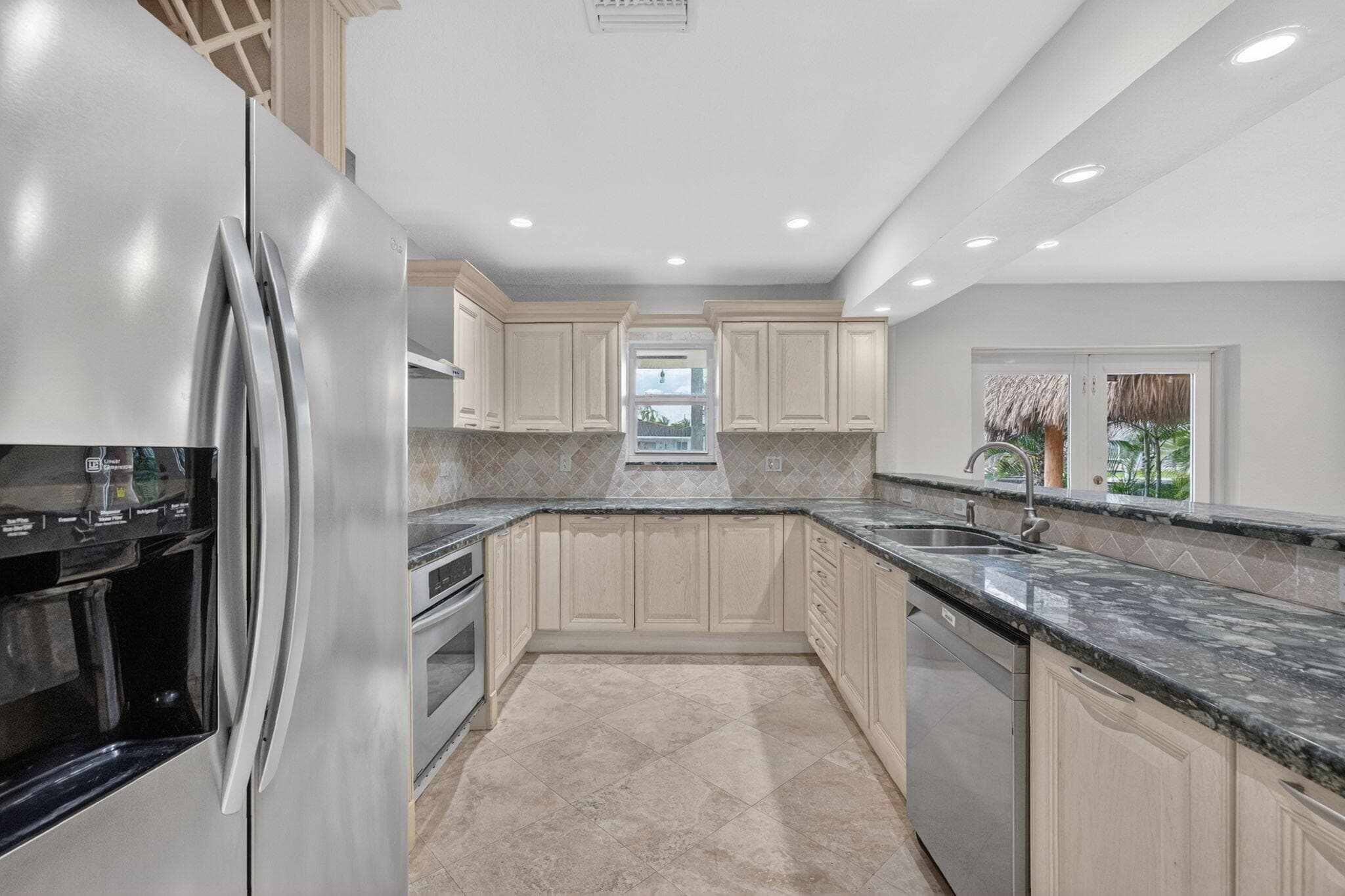2213 NE 16th Street, Fort Lauderdale, FL 33304 — photo 15 of 59