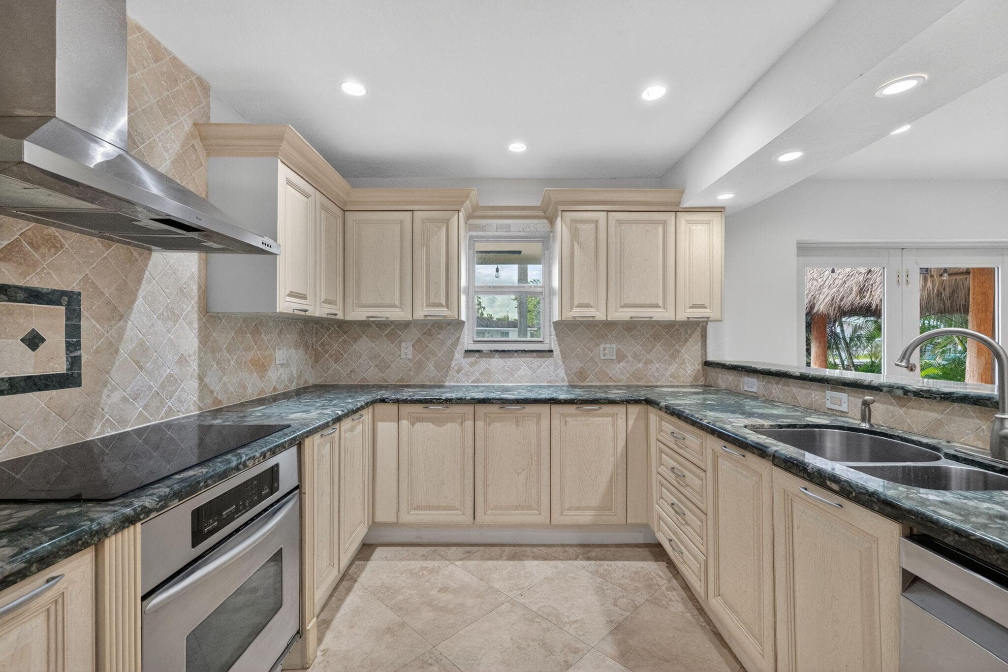 2213 NE 16th Street, Fort Lauderdale, FL 33304 — photo 17 of 59