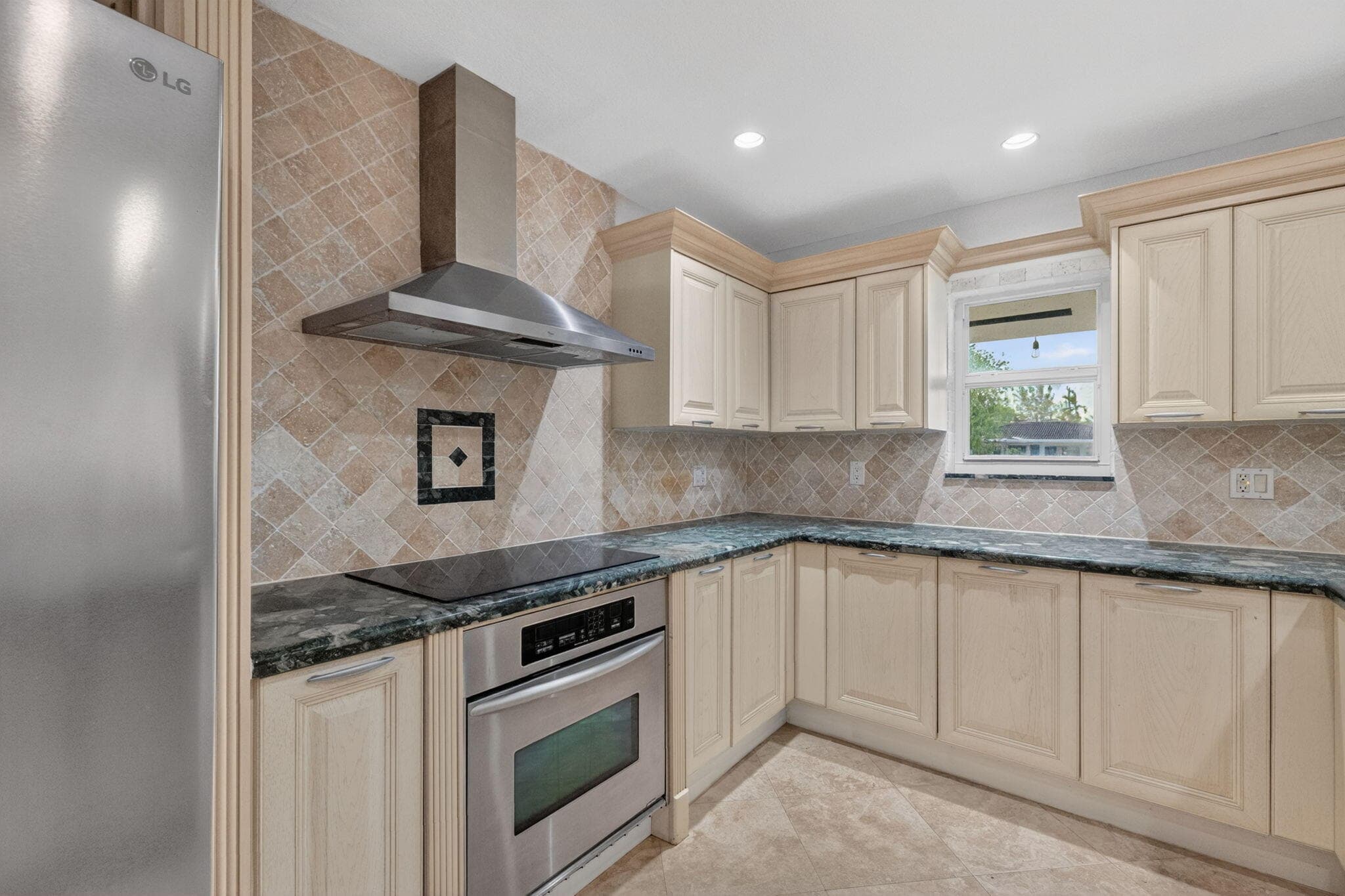 2213 NE 16th Street, Fort Lauderdale, FL 33304 — photo 18 of 59