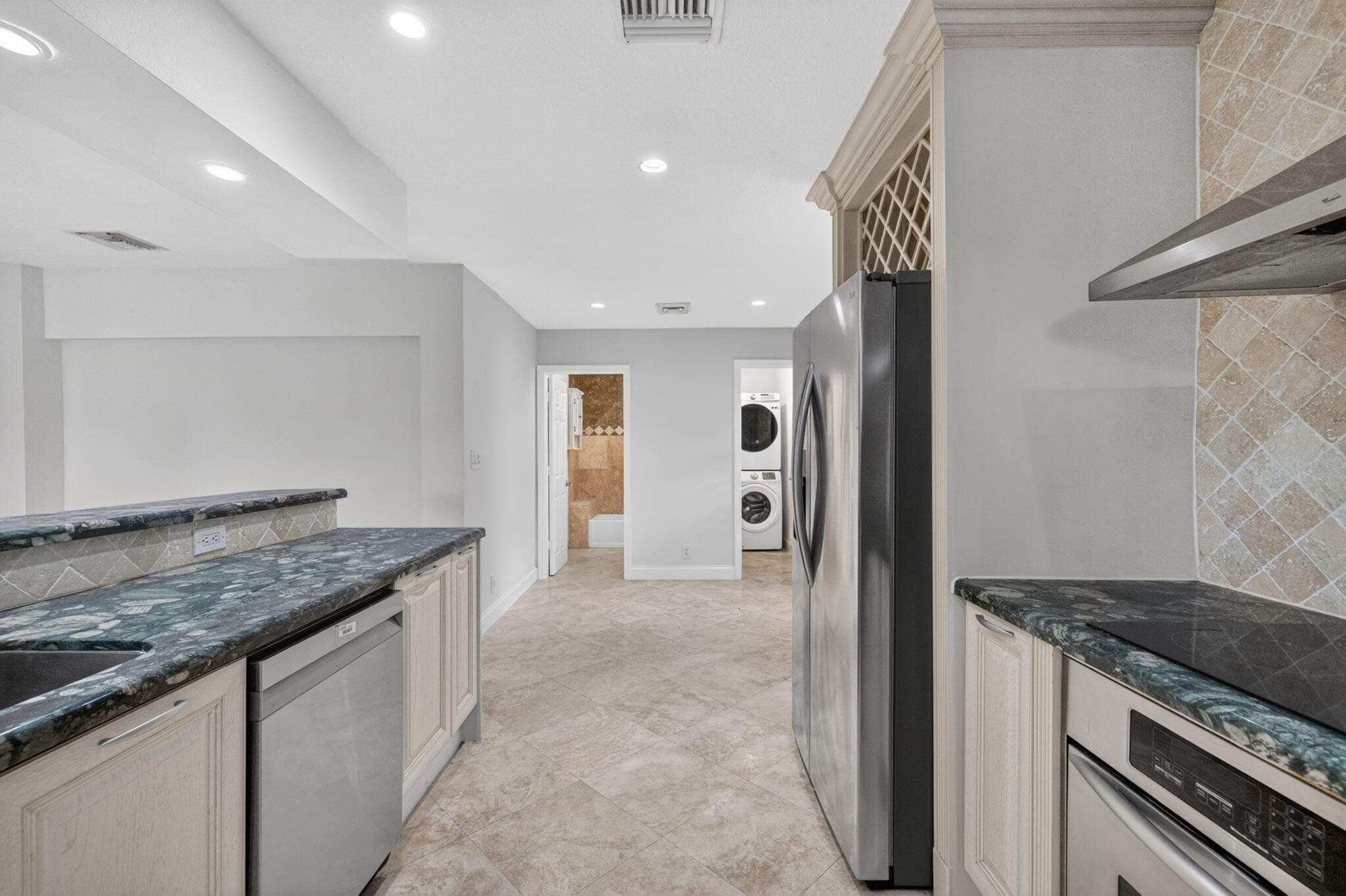 2213 NE 16th Street, Fort Lauderdale, FL 33304 — photo 19 of 59