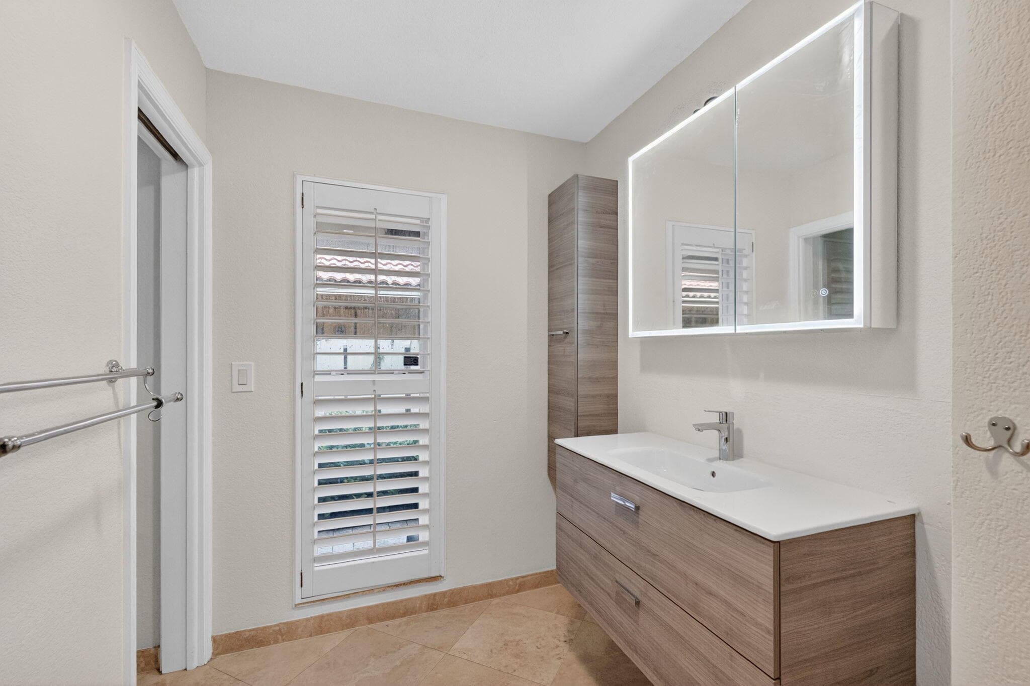 2213 NE 16th Street, Fort Lauderdale, FL 33304 — photo 31 of 59