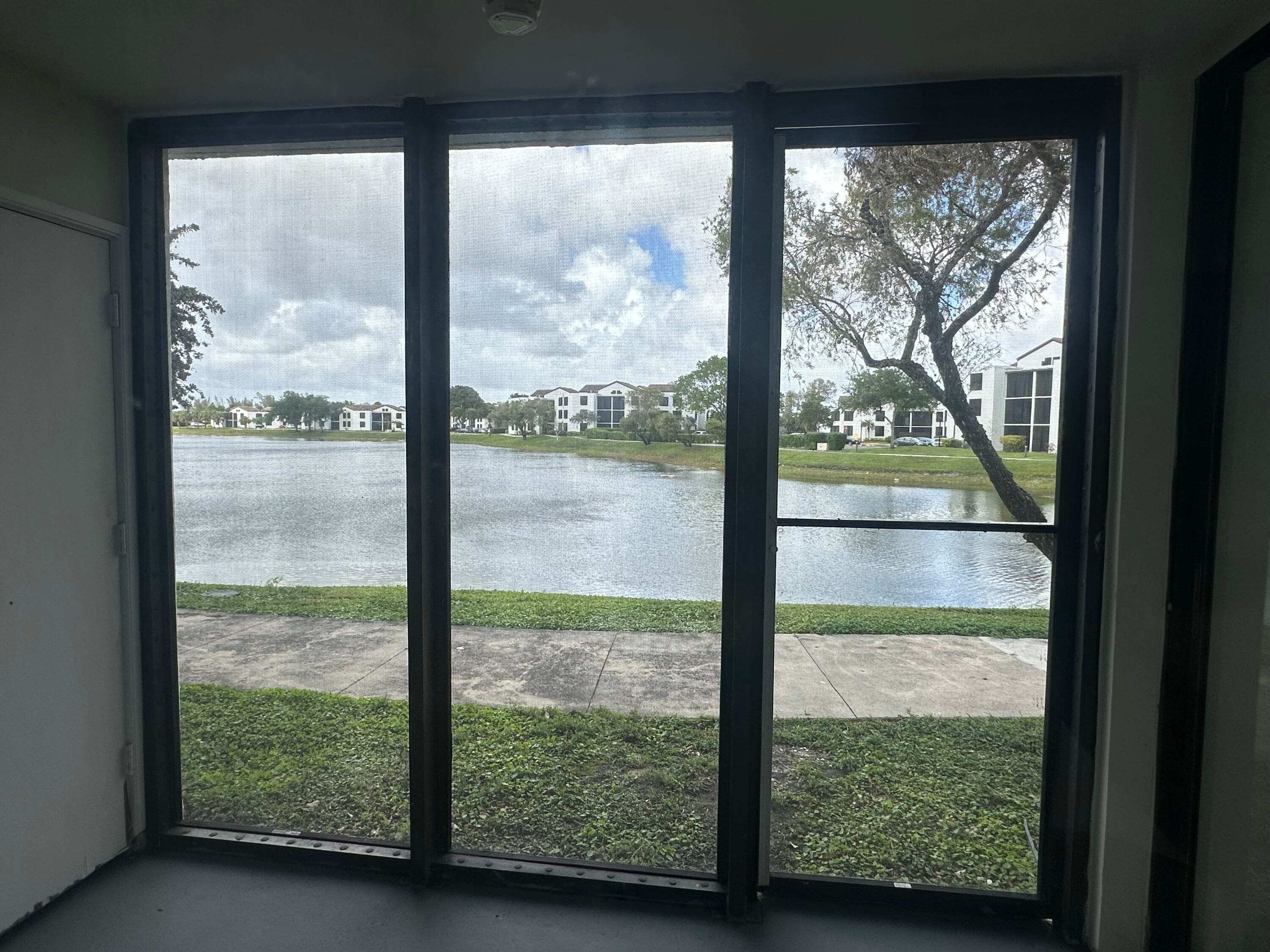 208 Lake Pointe Drive 108, Oakland Park, FL 33309 — photo 5 of 17