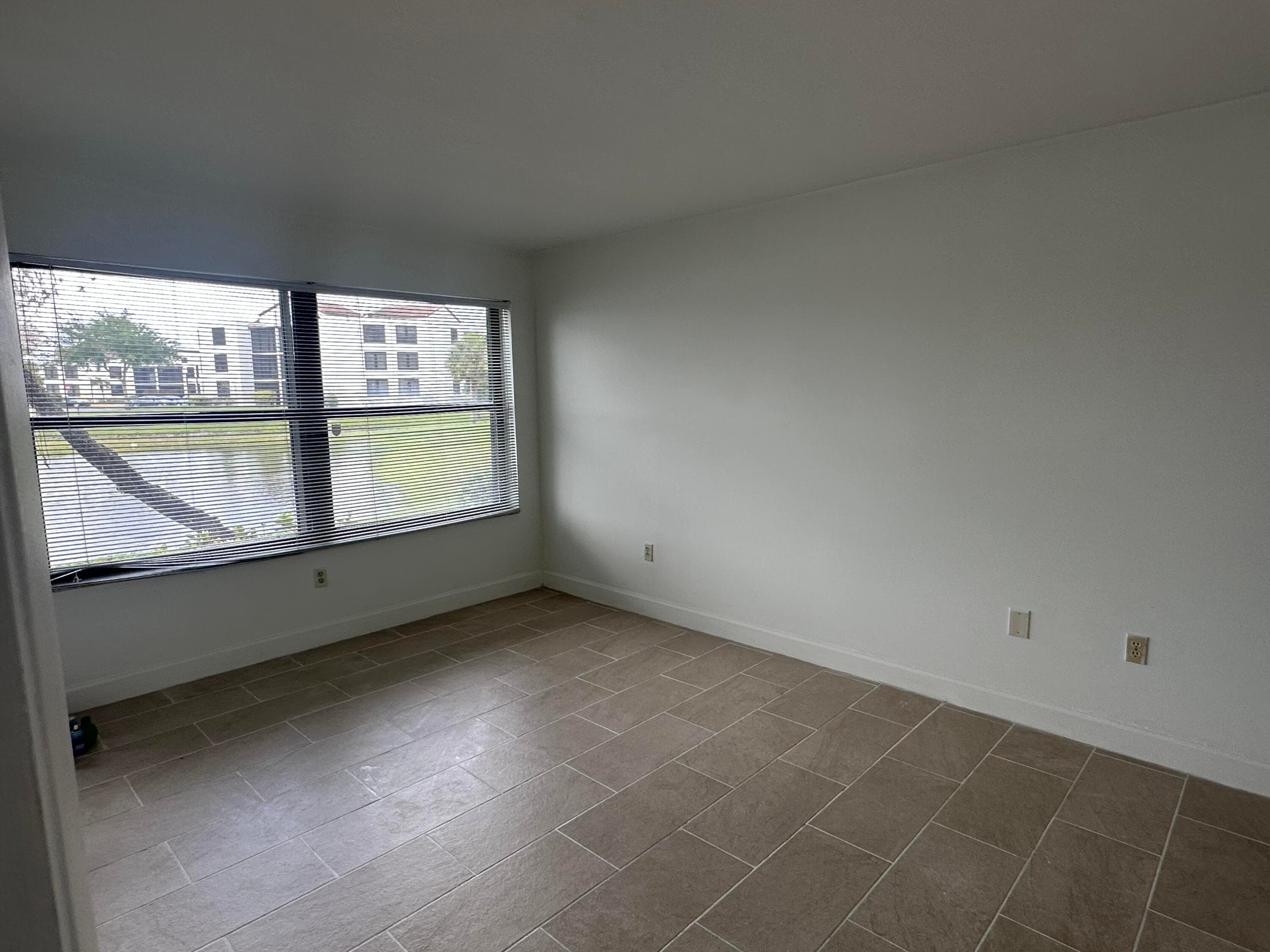 208 Lake Pointe Drive 108, Oakland Park, FL 33309 — photo 11 of 17