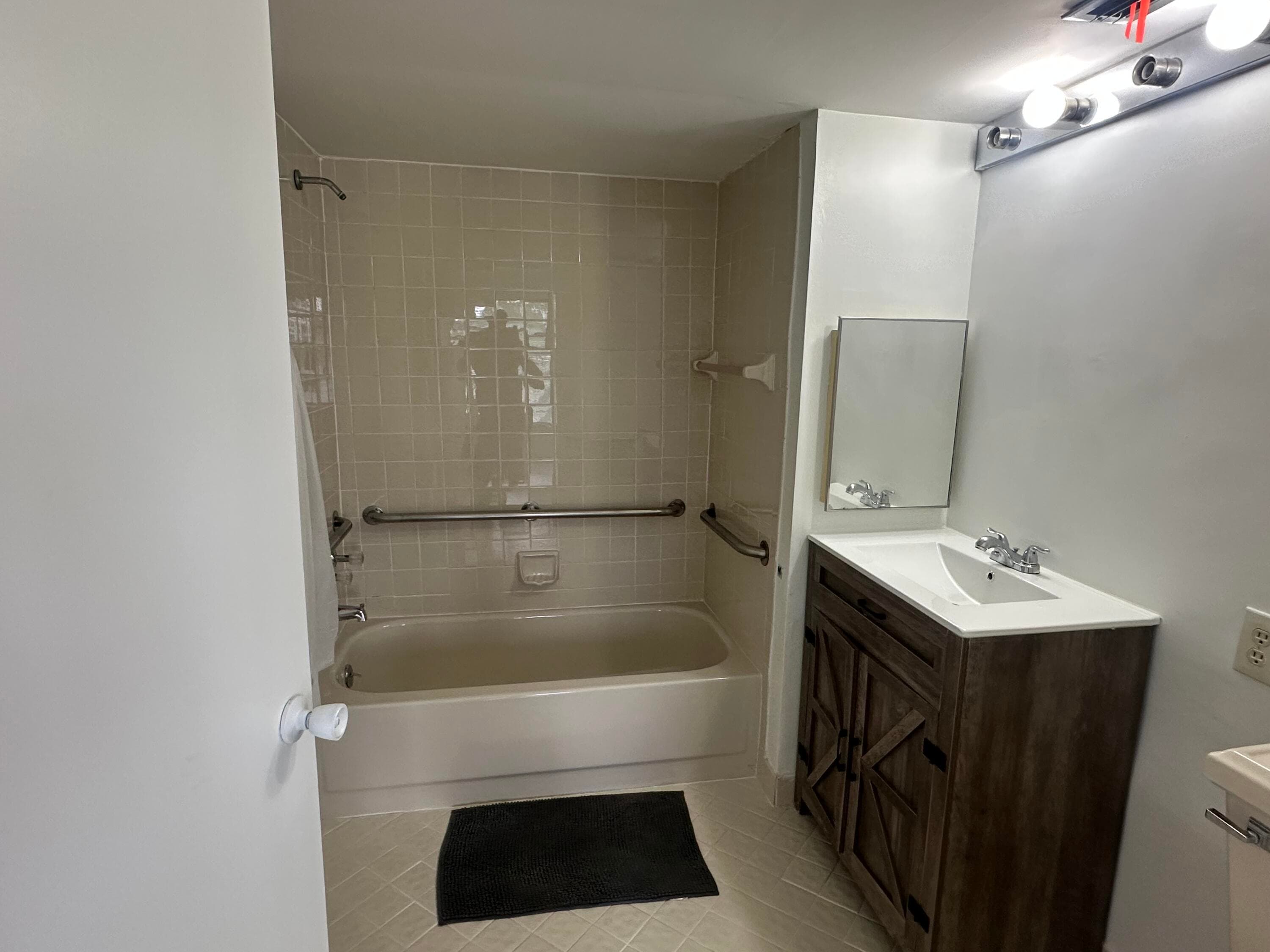 208 Lake Pointe Drive 108, Oakland Park, FL 33309 — photo 15 of 17