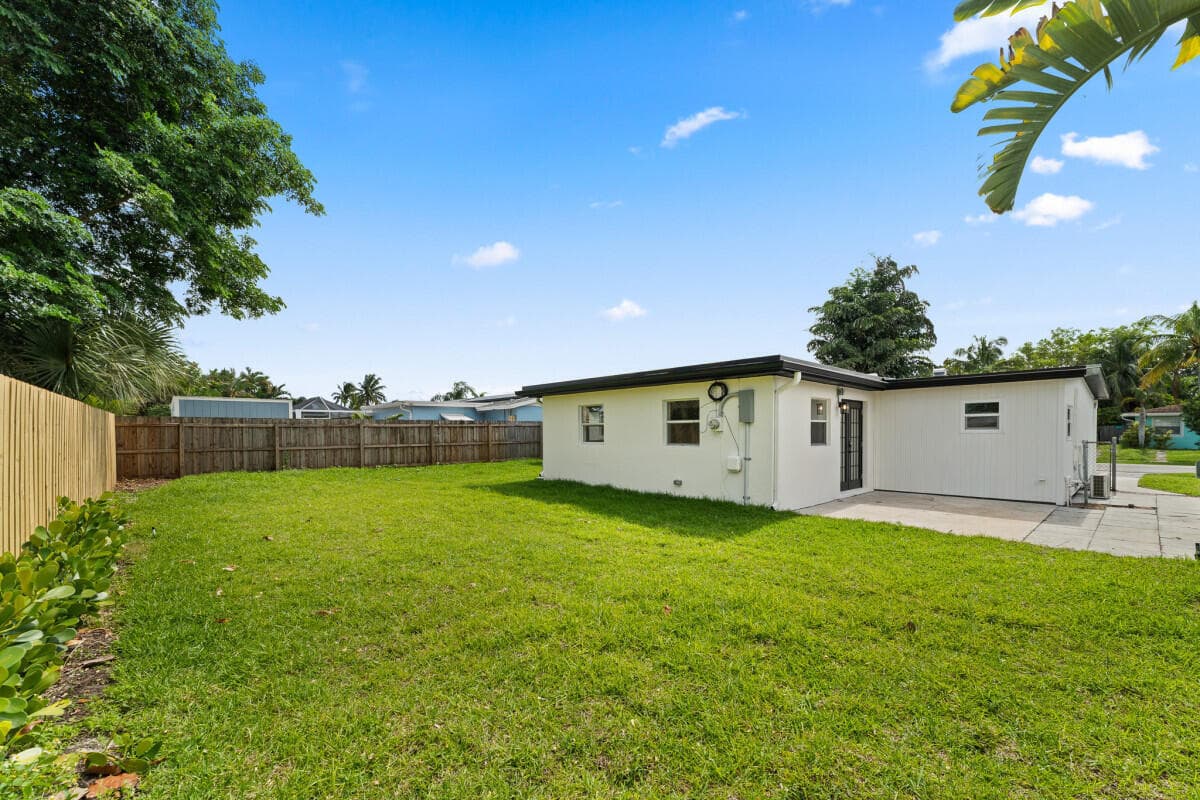 3797 Bahama Road, Palm Beach Gardens, FL 33410 — photo 31 of 33