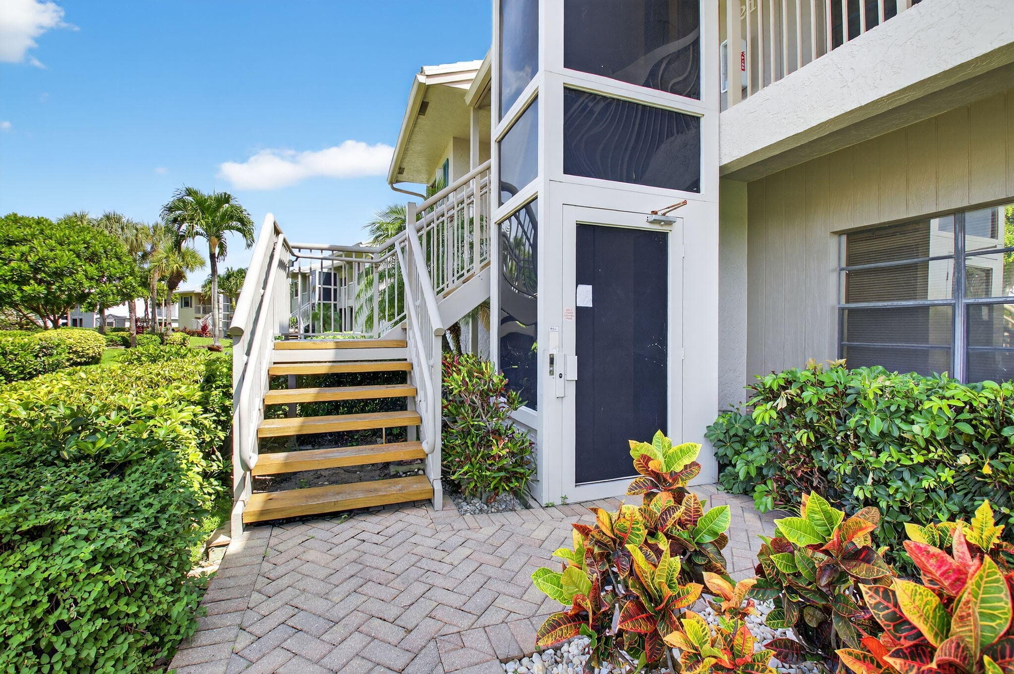 21 Eastgate Drive D, Boynton Beach, FL 33436 — photo 3 of 86