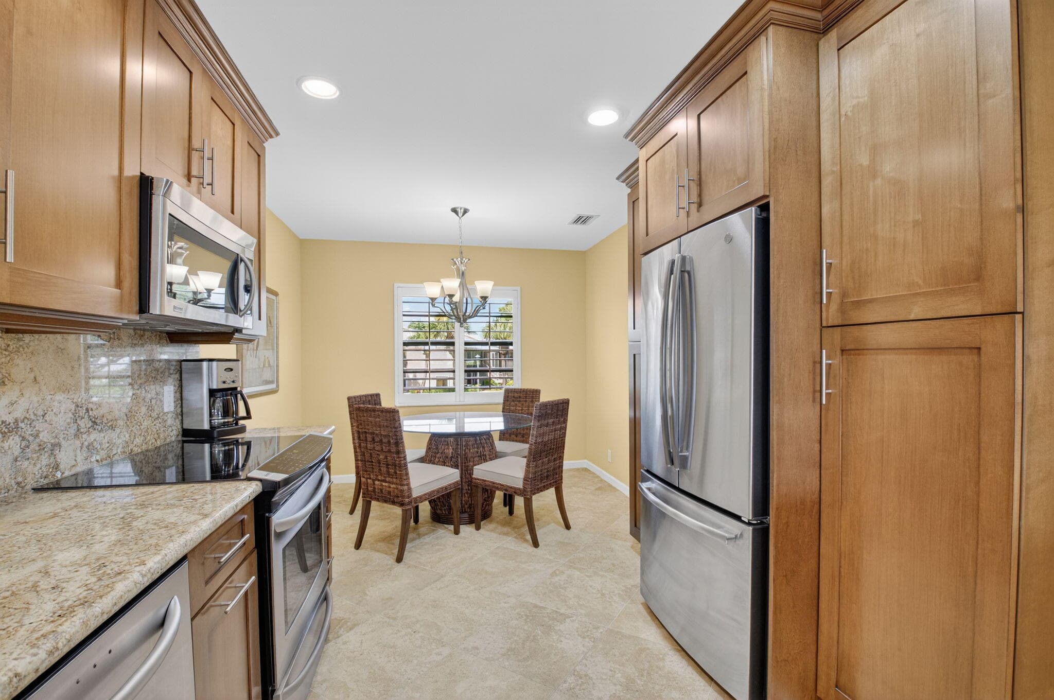 21 Eastgate Drive D, Boynton Beach, FL 33436 — photo 17 of 86