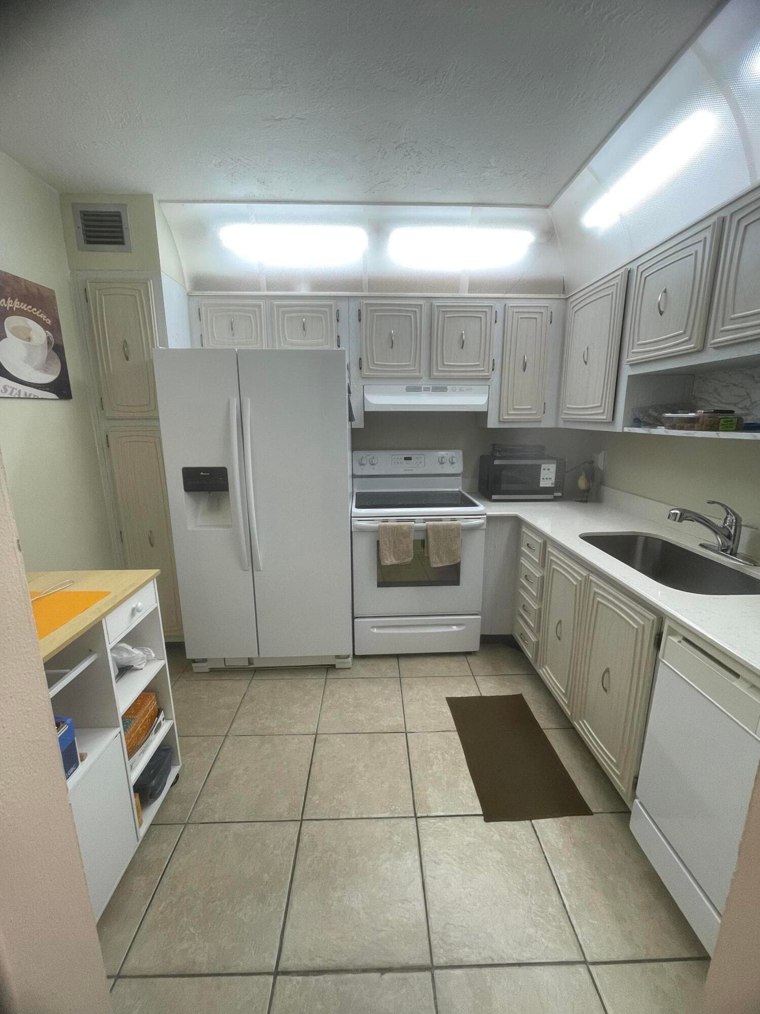 2821 Somerset Drive 118, Lauderdale Lakes, FL 33311 — photo 3 of 12