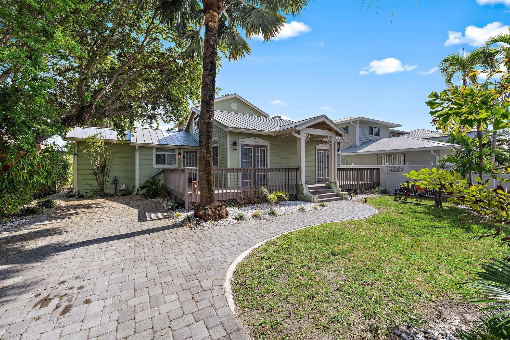 122 S Lake Drive, Lantana, FL 33462 — photo 13 of 62