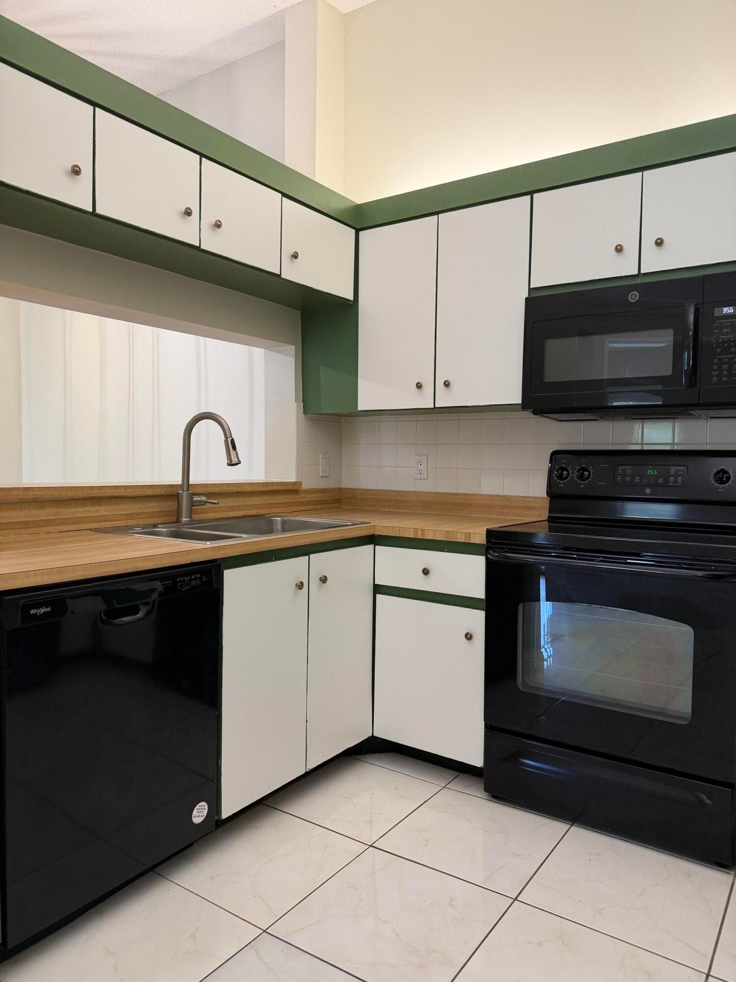 13811 Oneida Drive H2, Delray Beach, FL 33446 — photo 4 of 20