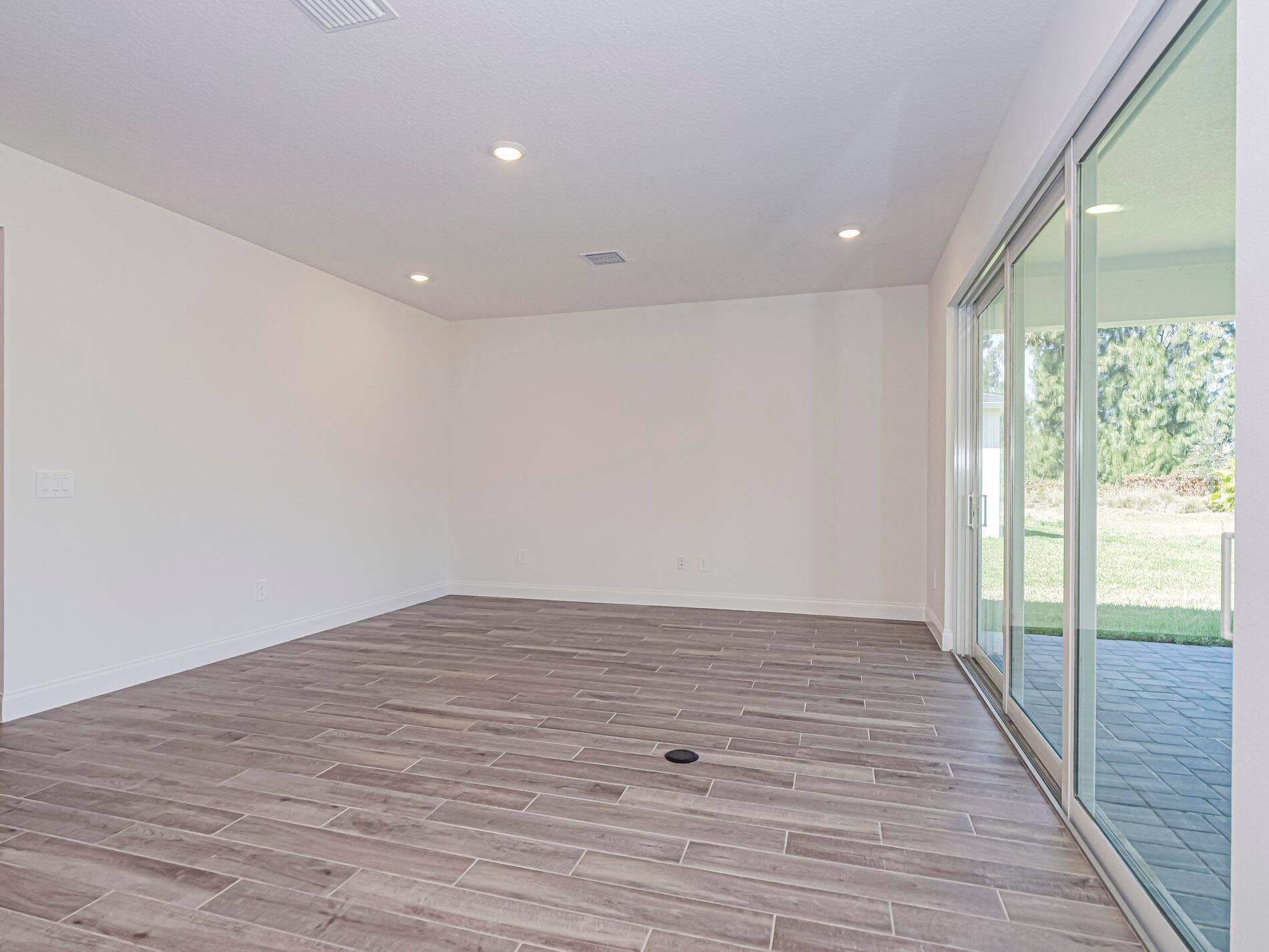 5637 Hampton Park Circle, Vero Beach, FL 32966 — photo 7 of 39