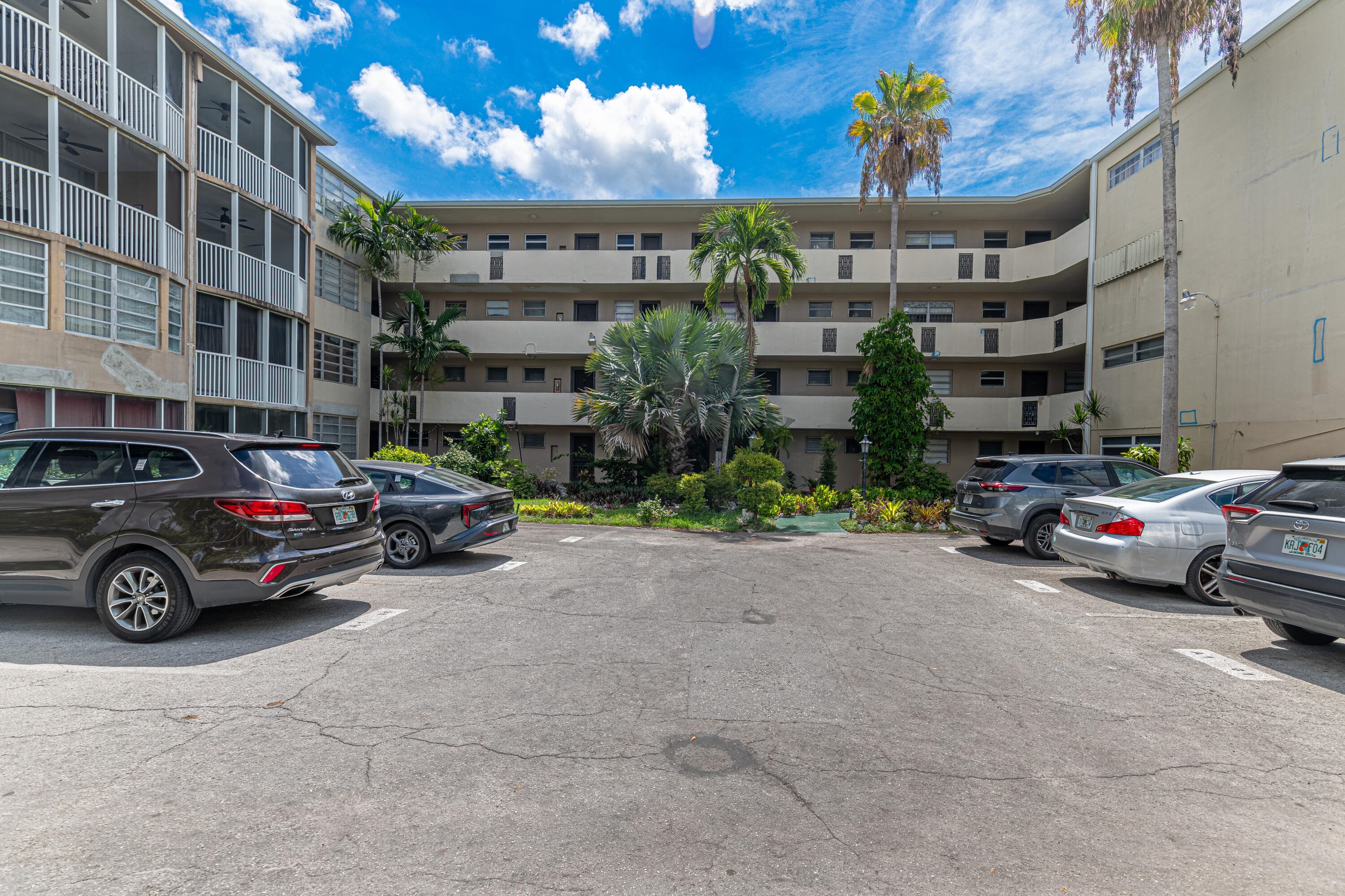 1660 NE 191st Street Unit 311, Miami, FL 33179 — photo 3 of 27