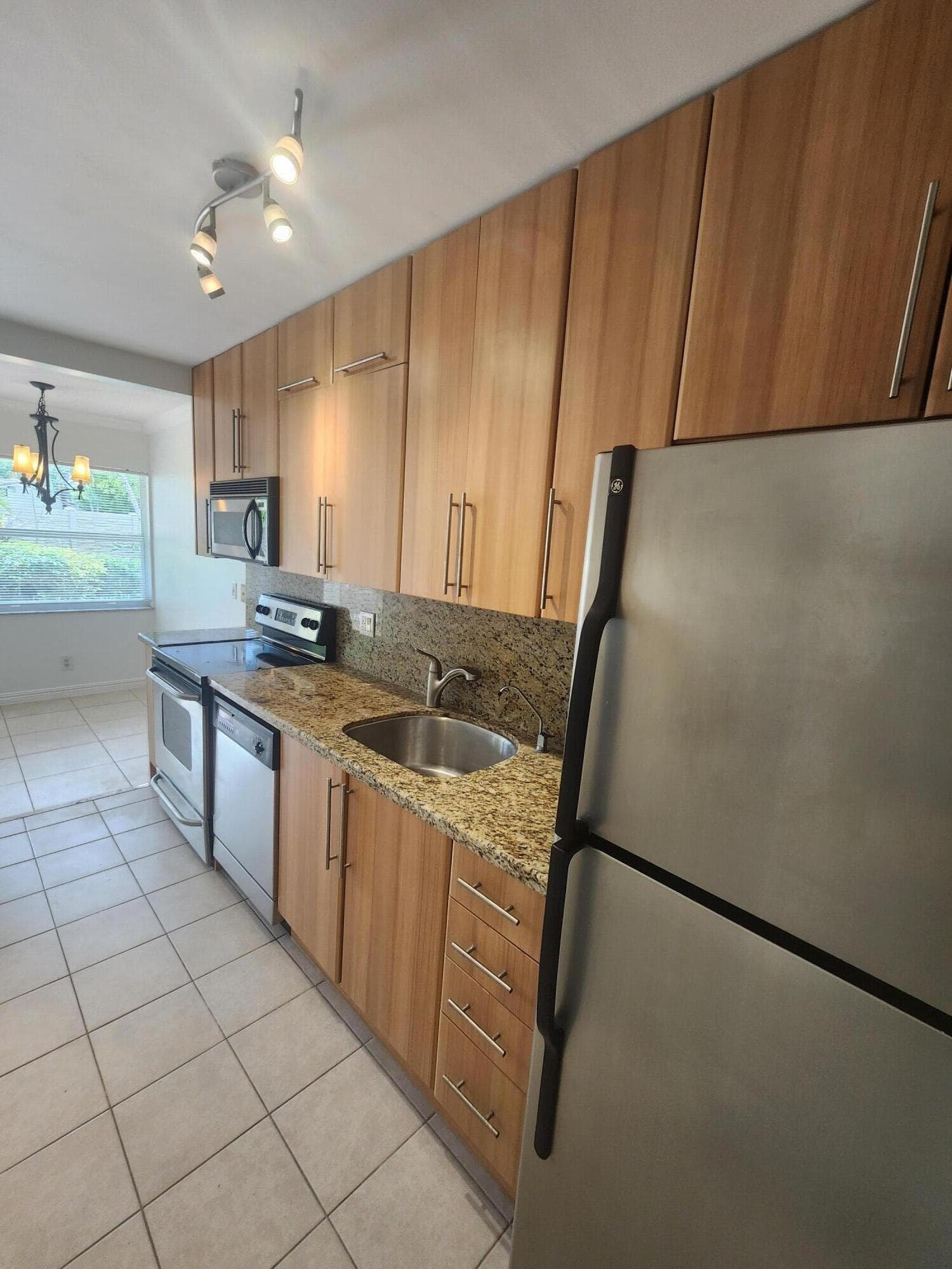 1125 NE 16th Place 105, Fort Lauderdale, FL 33305 — photo 13 of 20