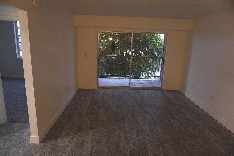 1250 NE 125th Street 216d, North Miami, FL 33161 — photo 2 of 14