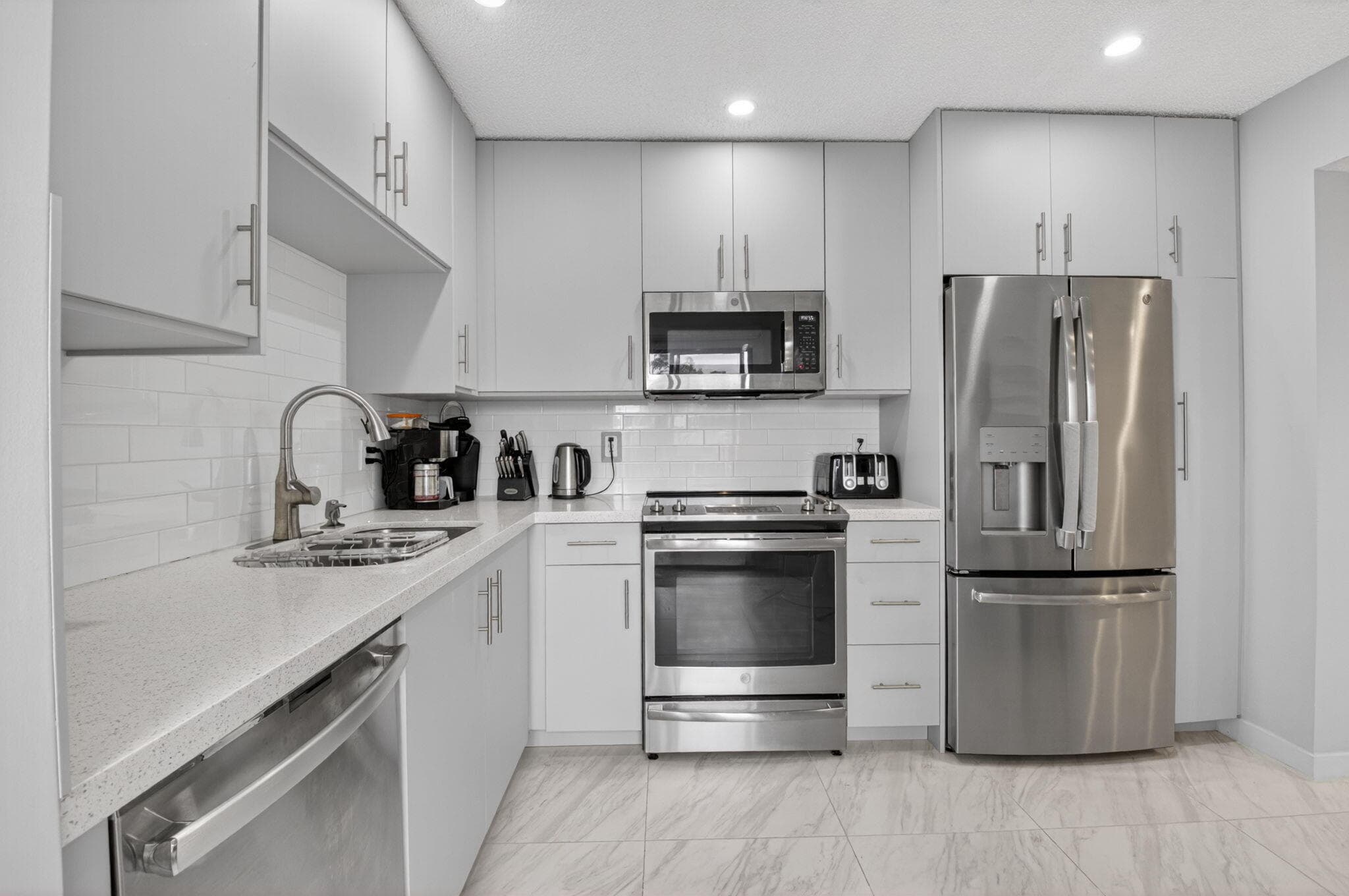 7563 Glendevon Lane 1306, Delray Beach, FL 33446 — photo 1 of 95