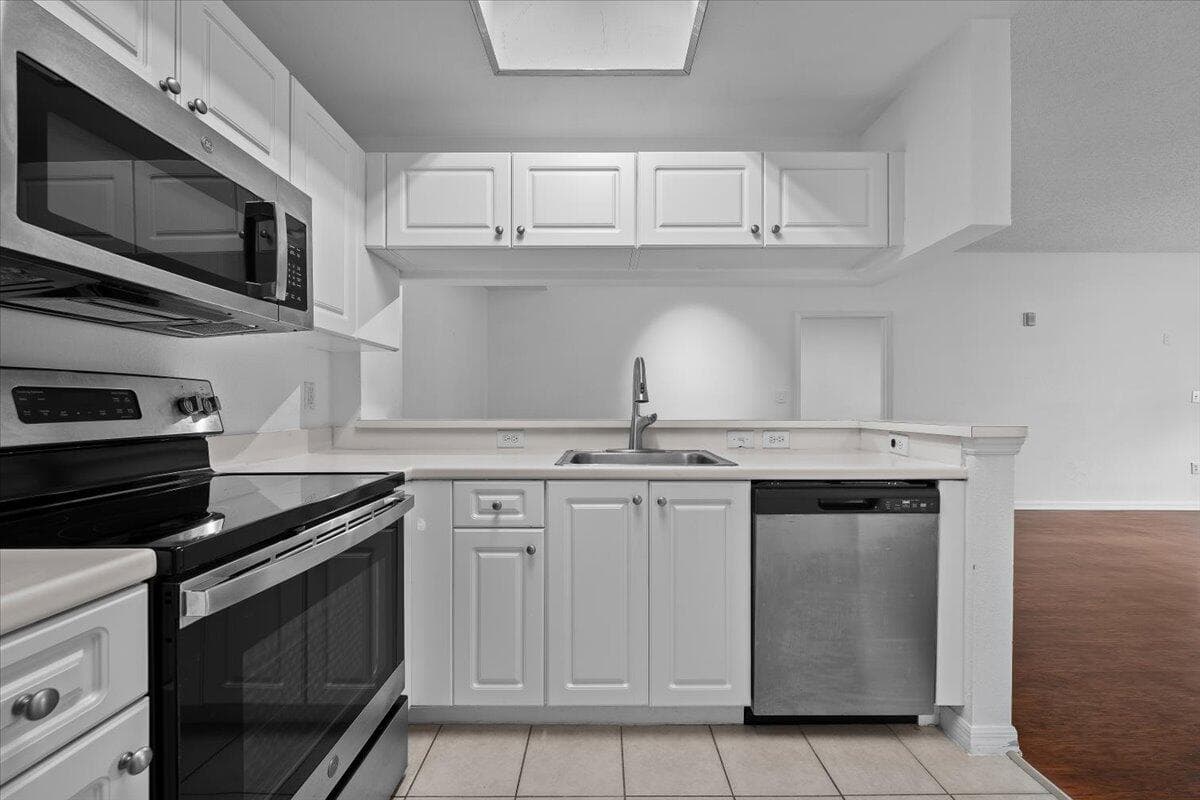 2804 Sarento Place 303, Palm Beach Gardens, FL 33410 — photo 5 of 51