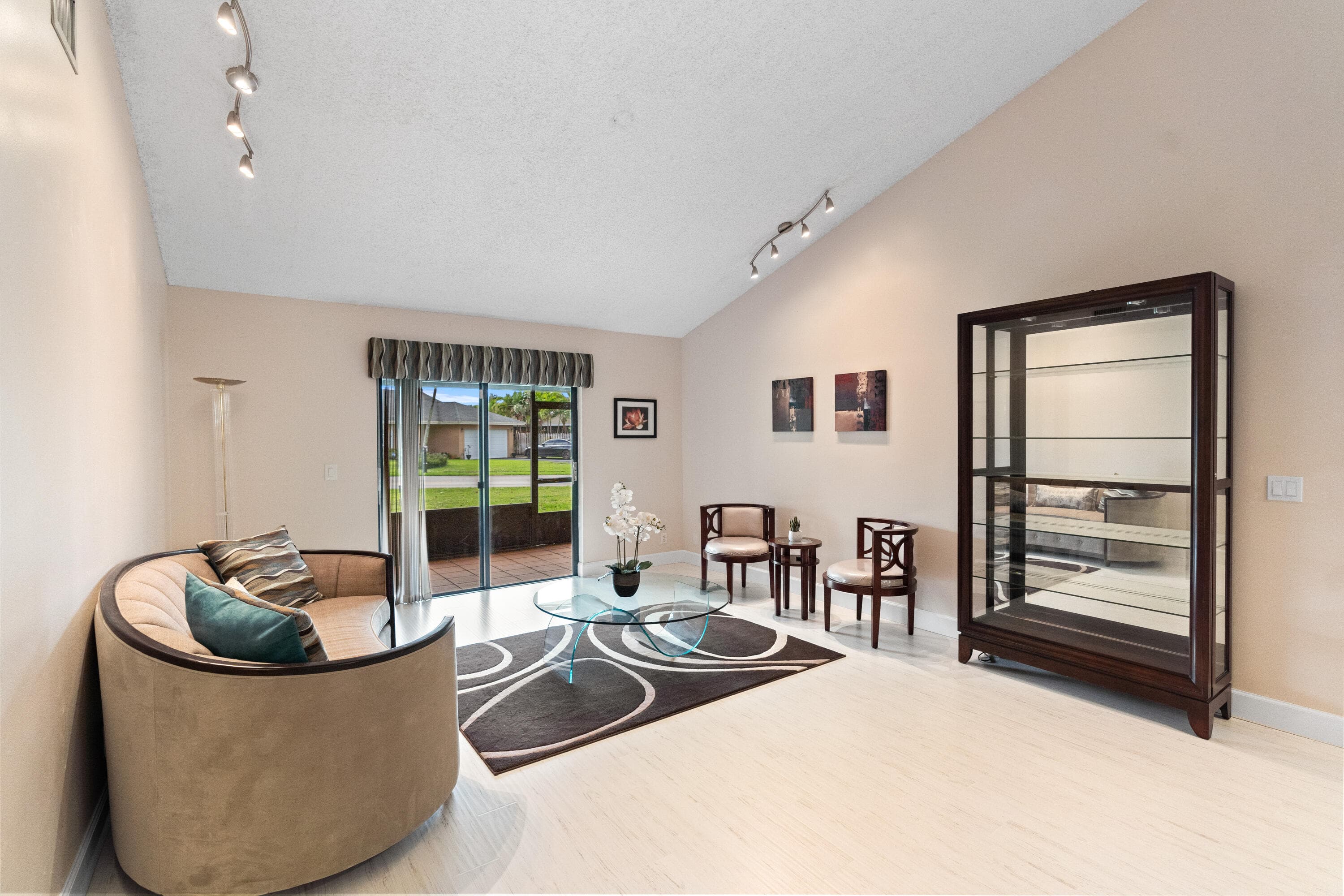 9909 SW 16th Street, Pembroke Pines, FL 33025 — photo 14 of 33