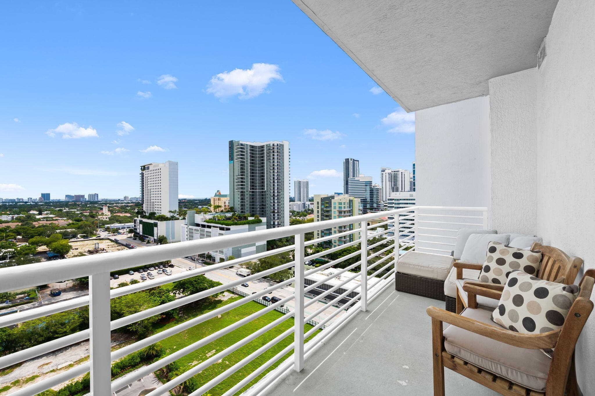 315 NE 3rd Avenue 1506, Fort Lauderdale, FL 33301 — photo 17 of 35