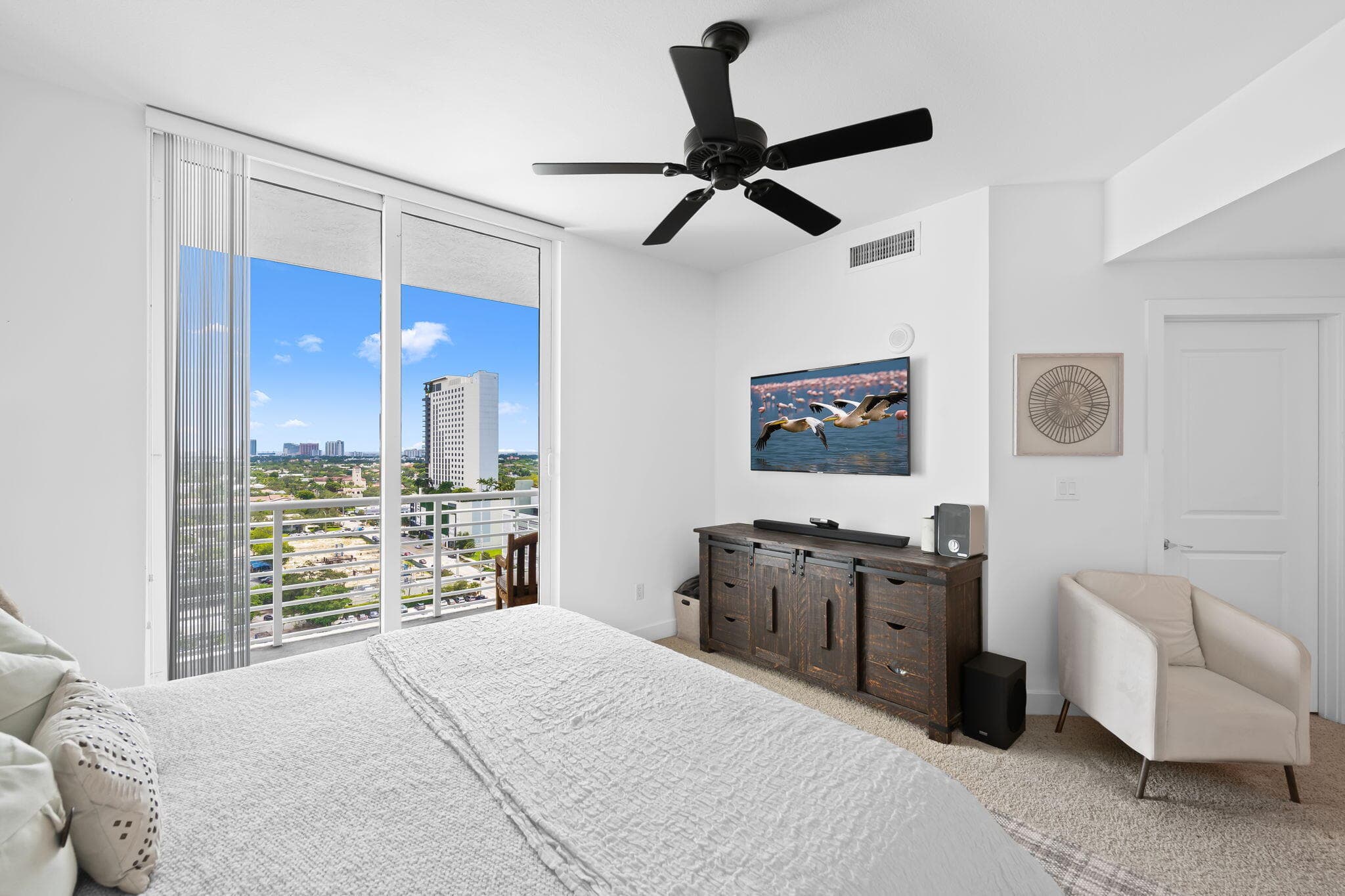 315 NE 3rd Avenue 1506, Fort Lauderdale, FL 33301 — photo 16 of 35