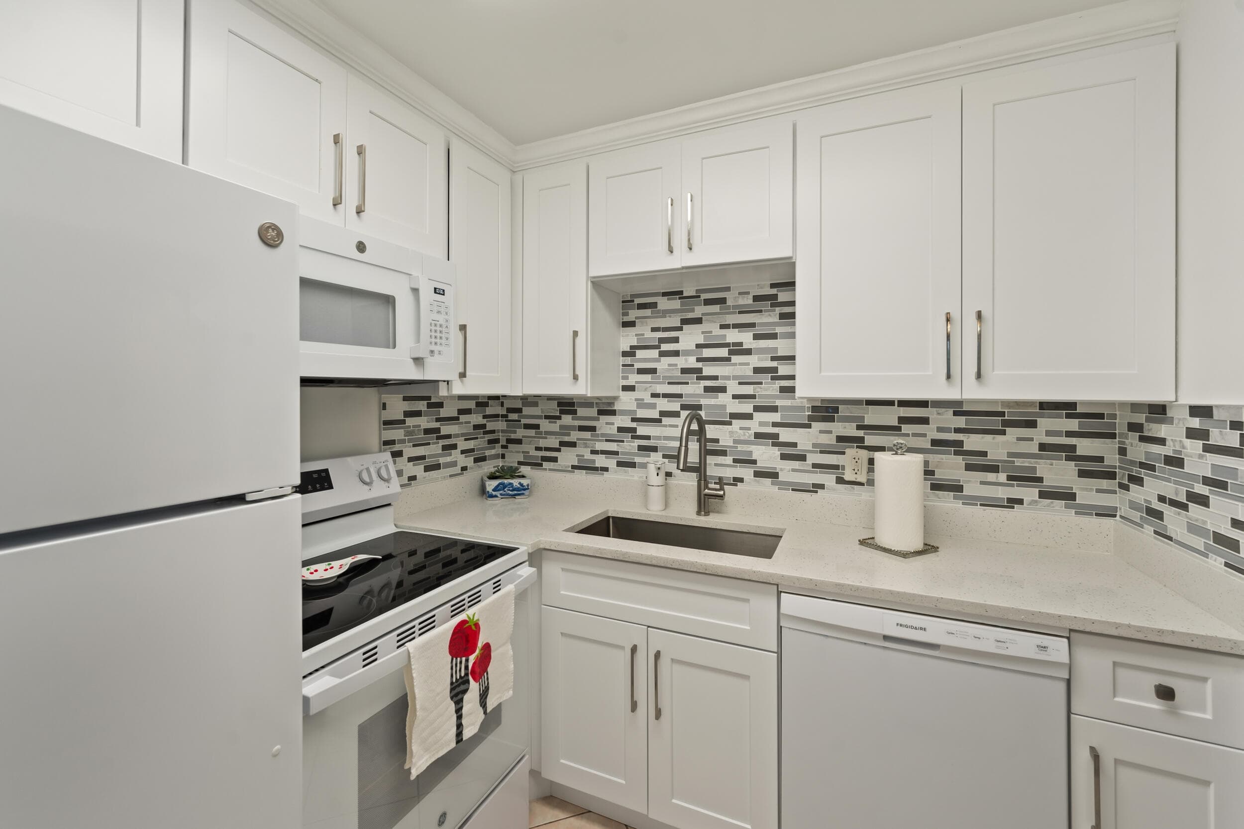 126 Southampton B, West Palm Beach, FL 33417 — photo 3 of 29