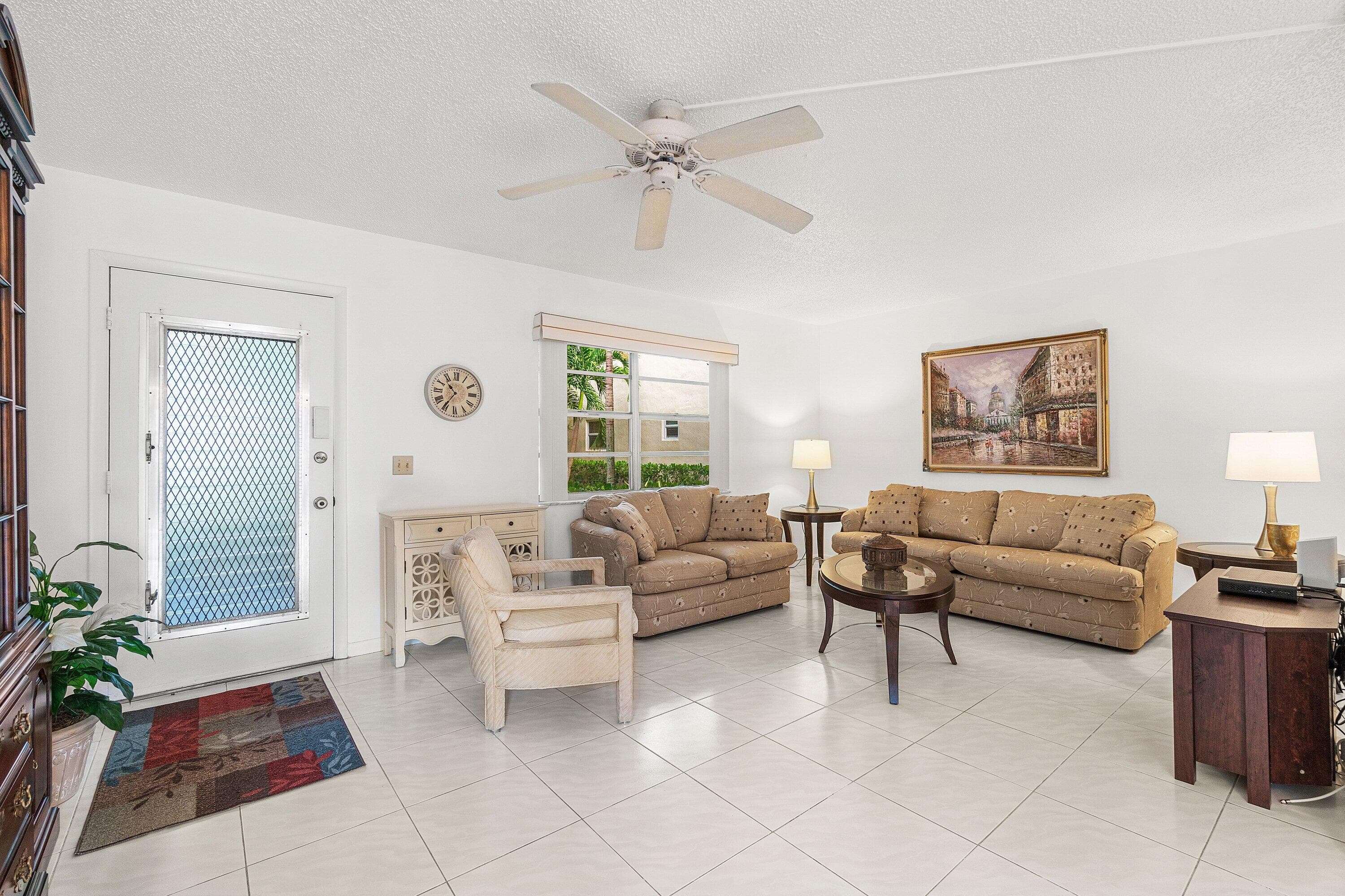 154 Piedmont D, Delray Beach, FL 33484 — photo 4 of 22
